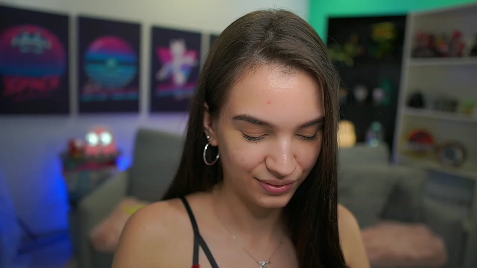 Gallery image thumbnail from Kylie_Quinn's myfreecams stream on, 12/15/2022, 24:08 image 5 of 20