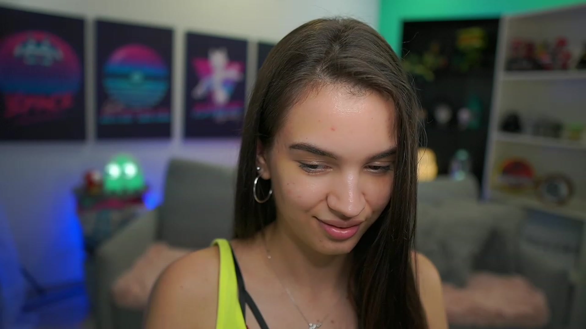 Gallery image thumbnail from Kylie_Quinn's myfreecams stream on, 12/15/2022, 24:08 image 12 of 20