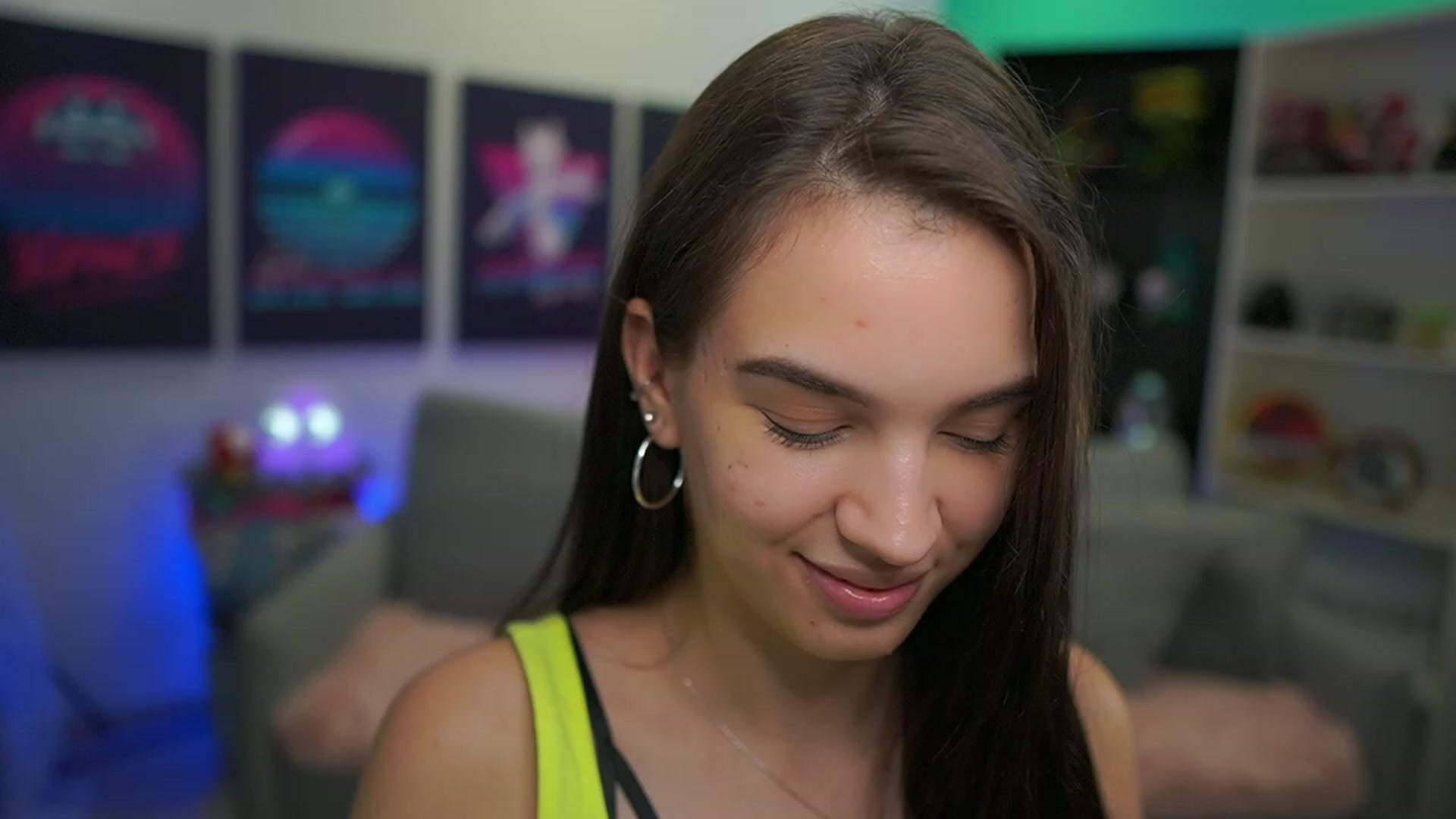 Gallery image thumbnail from Kylie_Quinn's myfreecams stream on, 12/15/2022, 24:08 image 2 of 20