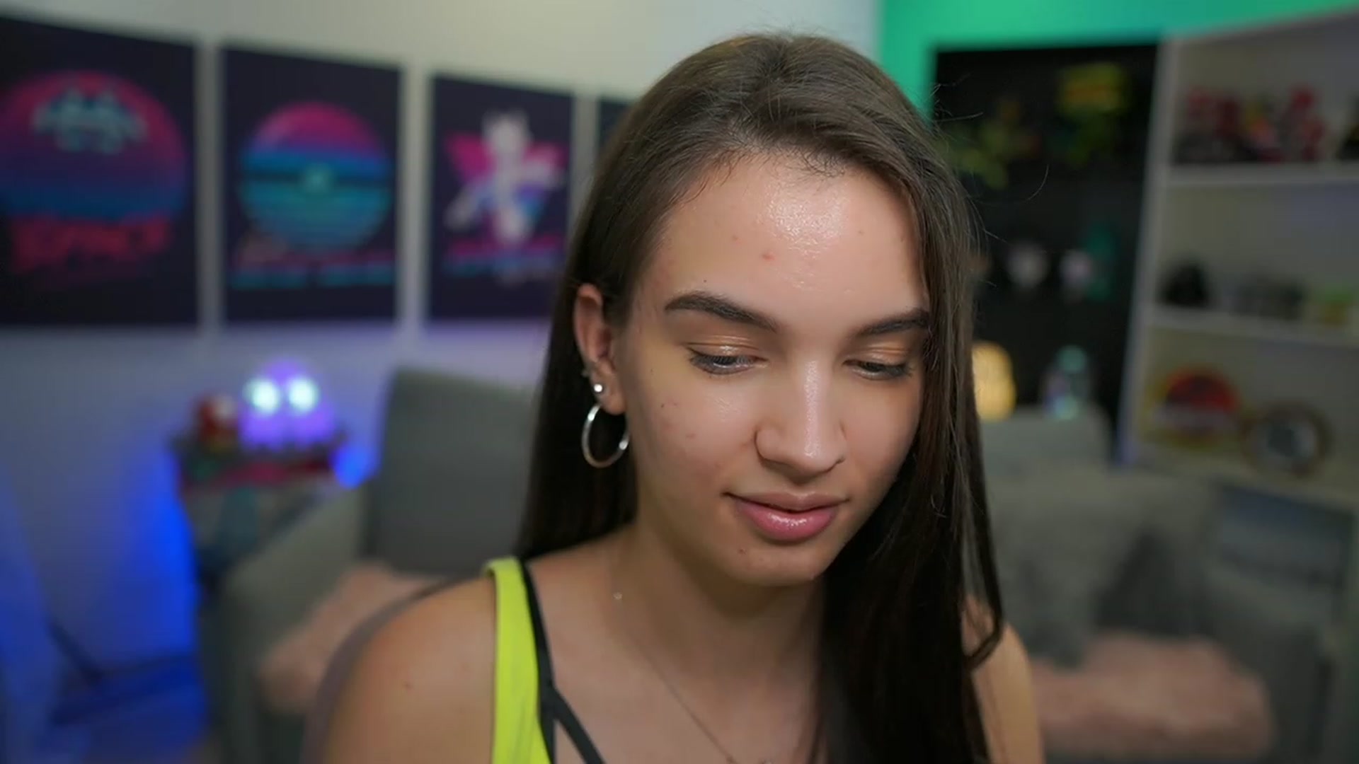 Gallery image thumbnail from Kylie_Quinn's myfreecams stream on, 12/15/2022, 24:08 image 10 of 20