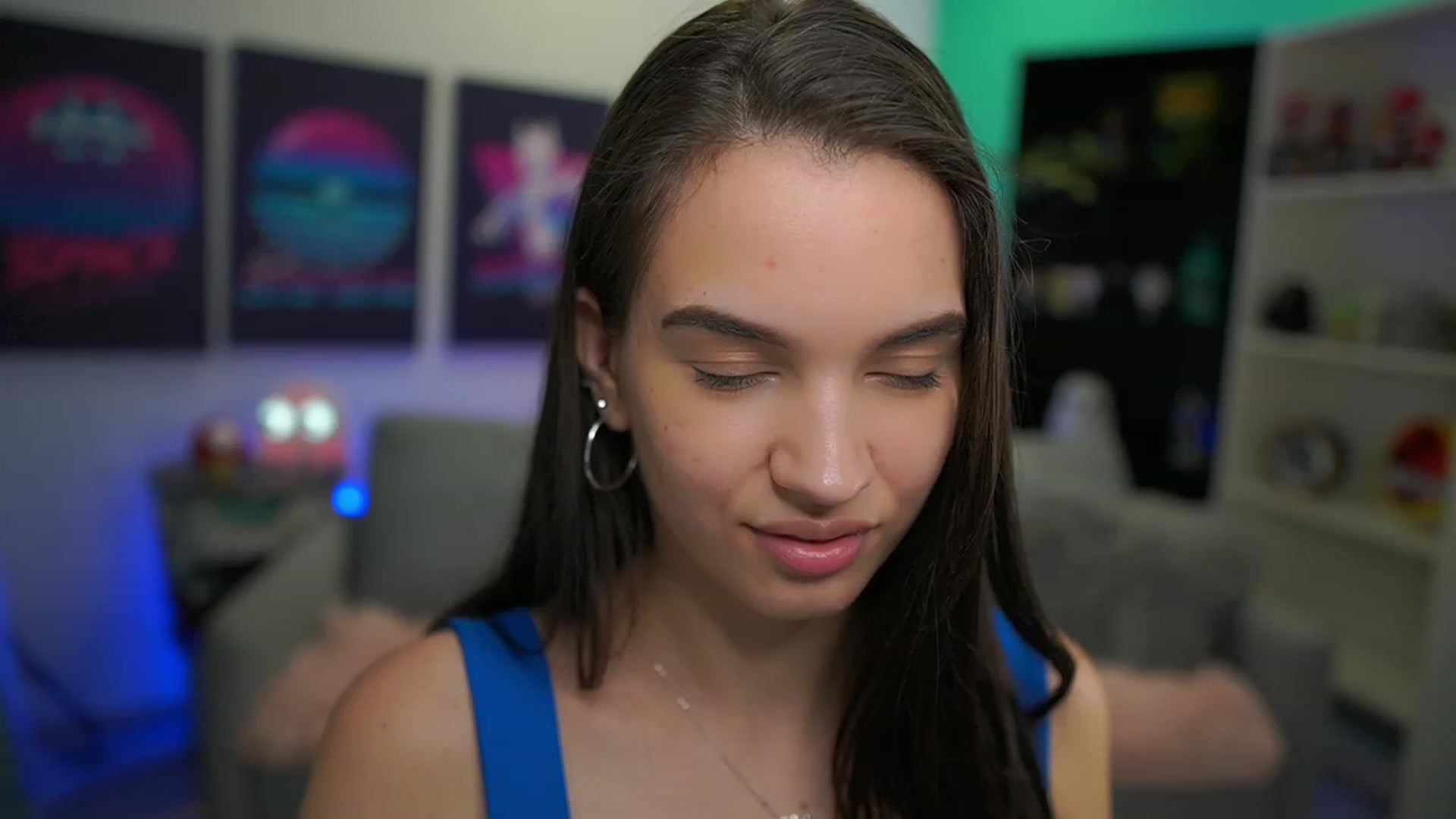 Gallery image thumbnail from Kylie_Quinn's myfreecams stream on, 12/16/2022, 08:06 image 12 of 20