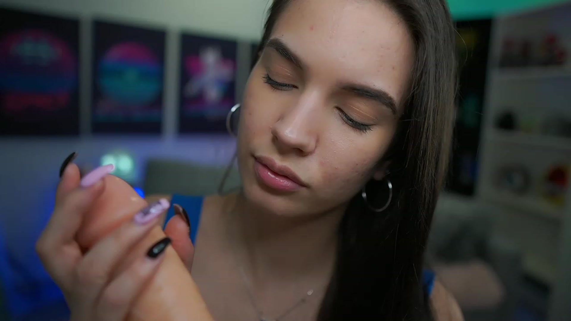 Gallery image thumbnail from Kylie_Quinn's myfreecams stream on, 12/16/2022, 08:39 image 6 of 20