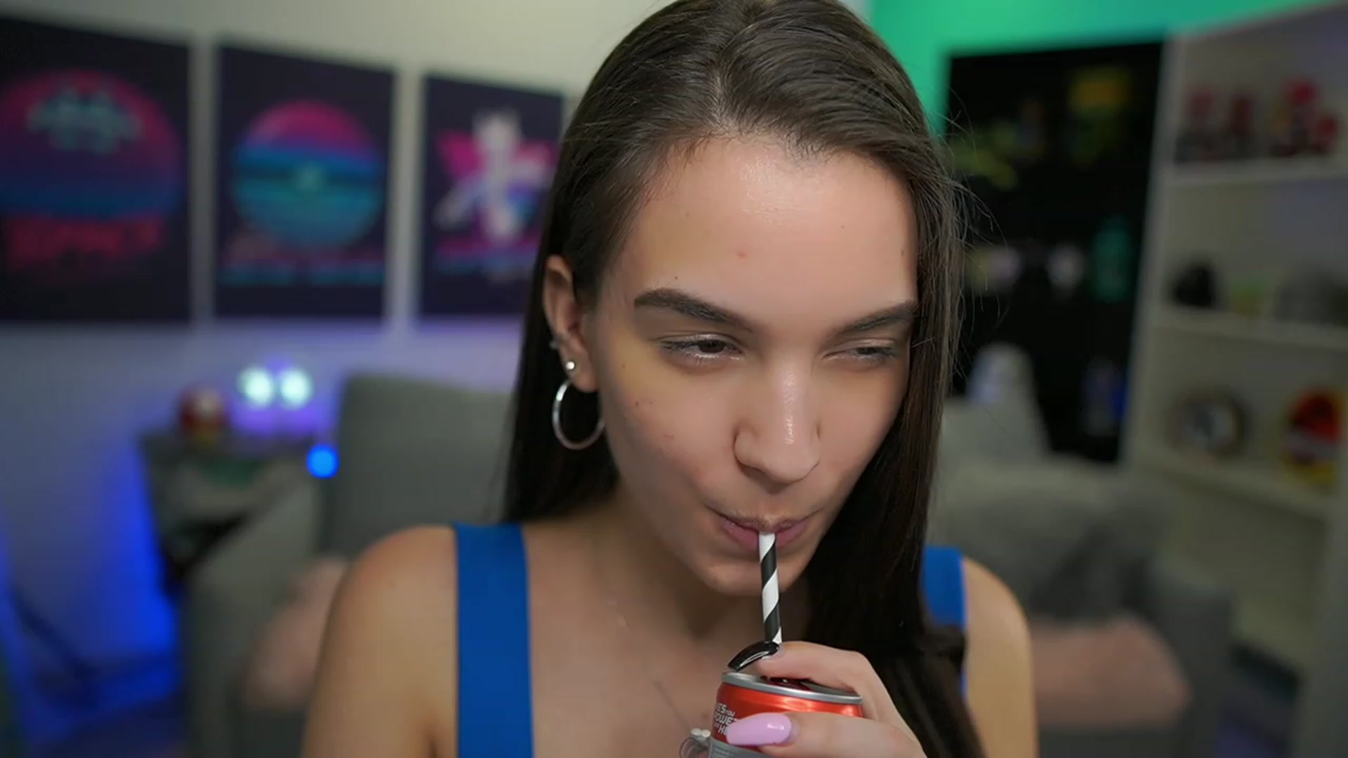 Gallery image thumbnail from Kylie_Quinn's myfreecams stream on, 12/16/2022, 08:39 image 15 of 20