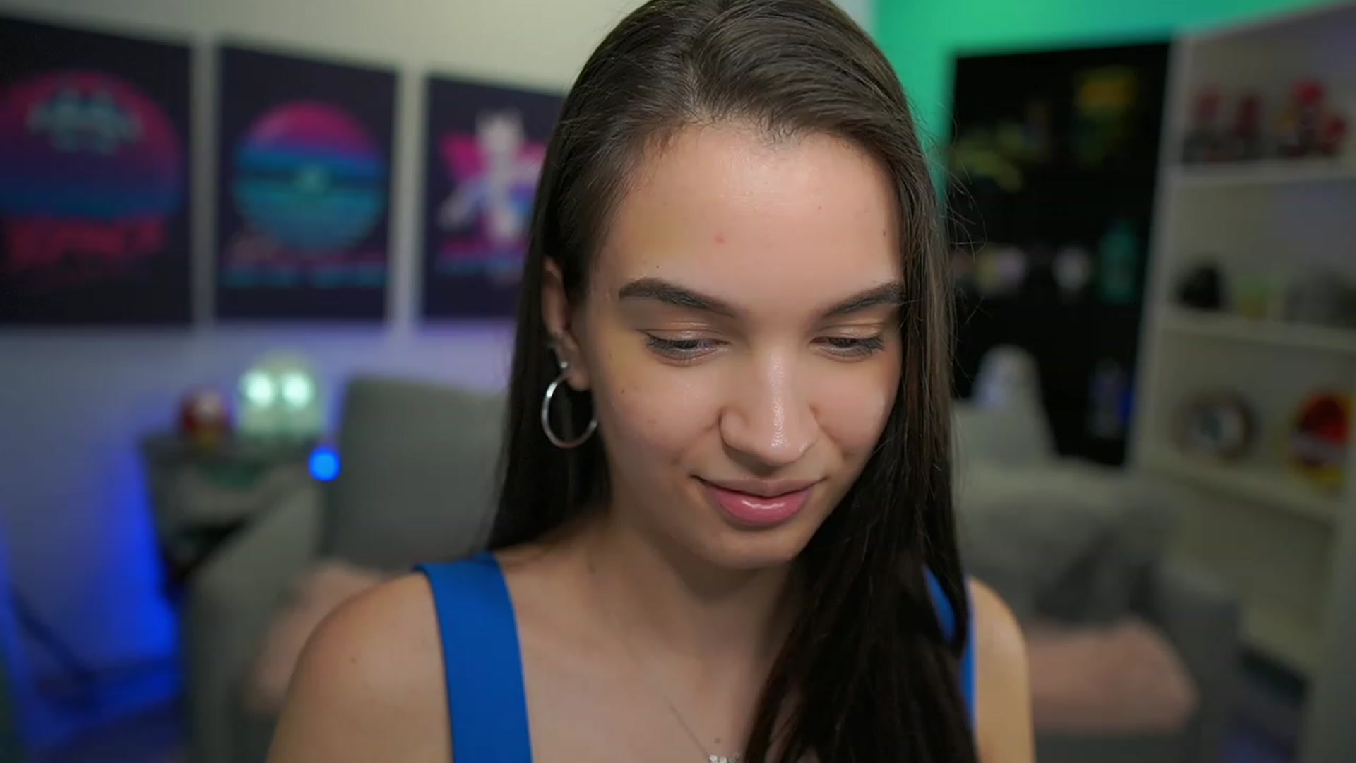 Gallery image thumbnail from Kylie_Quinn's myfreecams stream on, 12/16/2022, 08:39 image 16 of 20