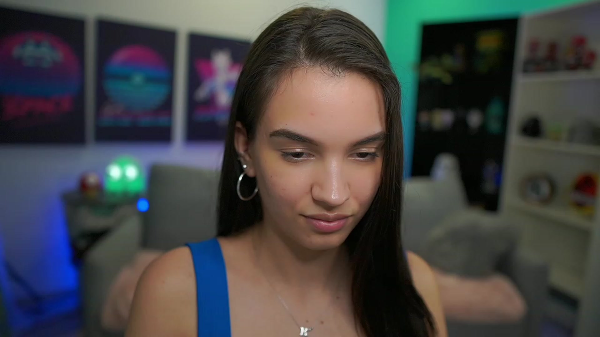 Gallery image thumbnail from Kylie_Quinn's myfreecams stream on, 12/16/2022, 12:11 image 9 of 20