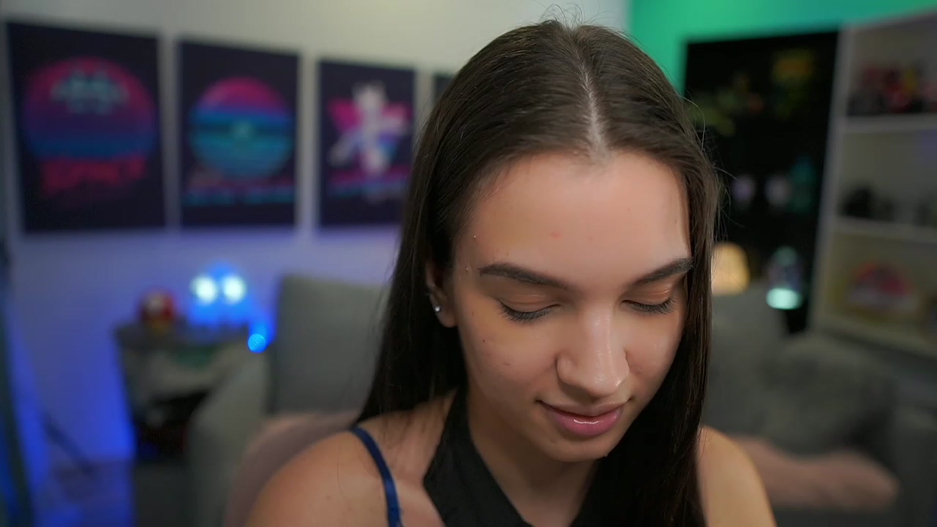 Gallery image thumbnail from Kylie_Quinn's myfreecams stream on, 12/18/2022, 13:11 image 15 of 20