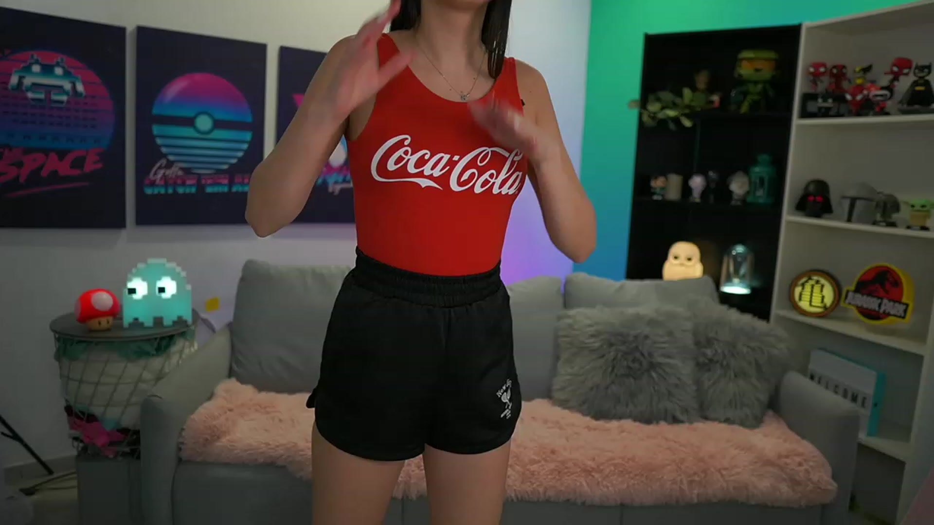 Gallery image thumbnail from Kylie_Quinn's myfreecams stream on, 12/19/2022, 19:28 image 6 of 20