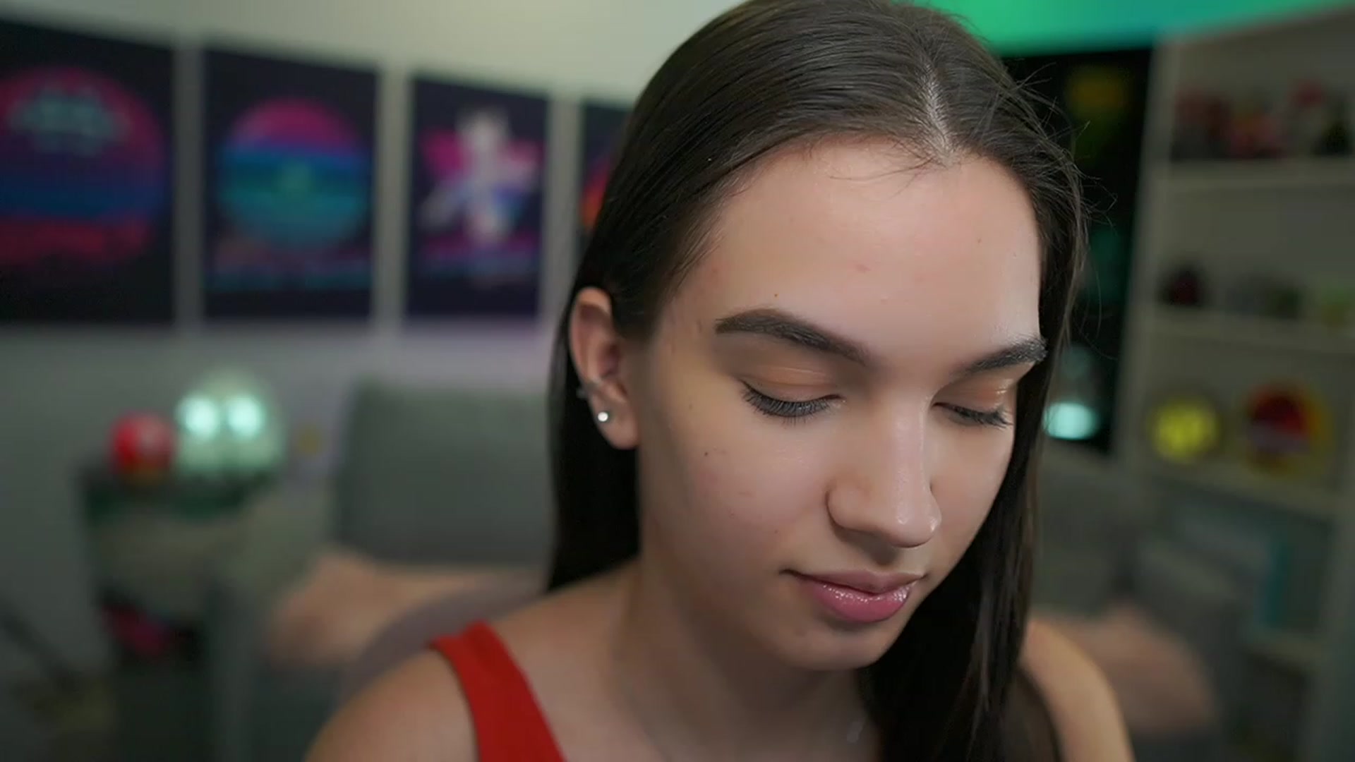 Gallery image thumbnail from Kylie_Quinn's myfreecams stream on, 12/19/2022, 19:28 image 12 of 20