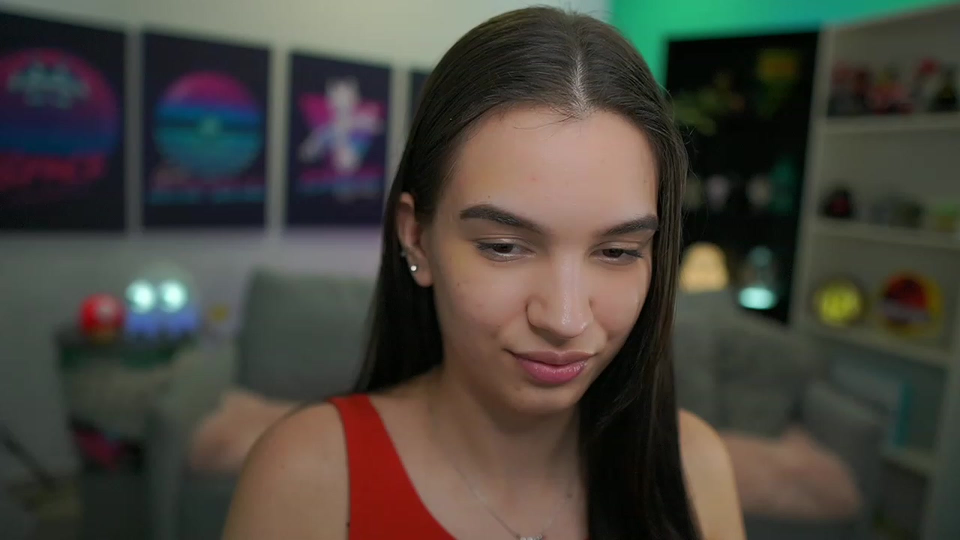 Gallery image thumbnail from Kylie_Quinn's myfreecams stream on, 12/19/2022, 19:28 image 17 of 20