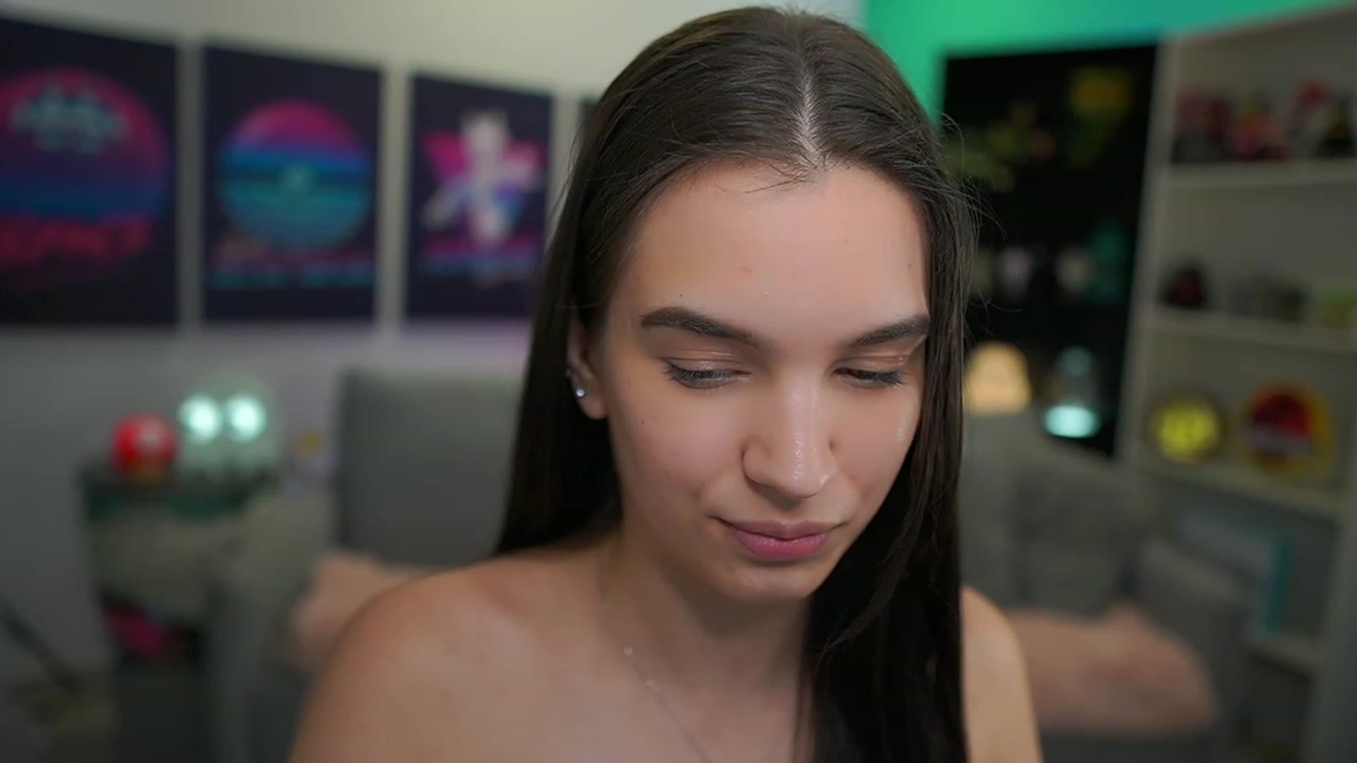 Gallery image thumbnail from Kylie_Quinn's myfreecams stream on, 12/19/2022, 20:27 image 1 of 20
