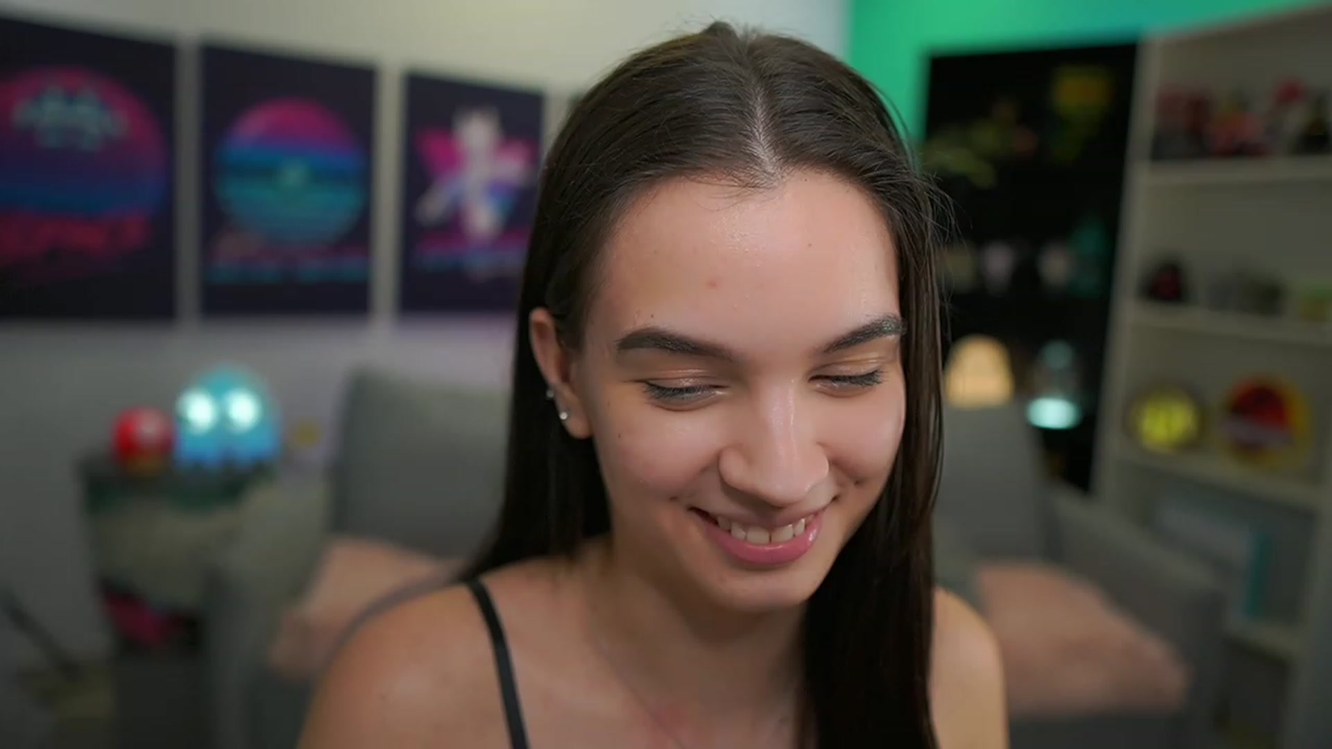 Gallery image thumbnail from Kylie_Quinn's myfreecams stream on, 12/20/2022, 24:08 image 17 of 20