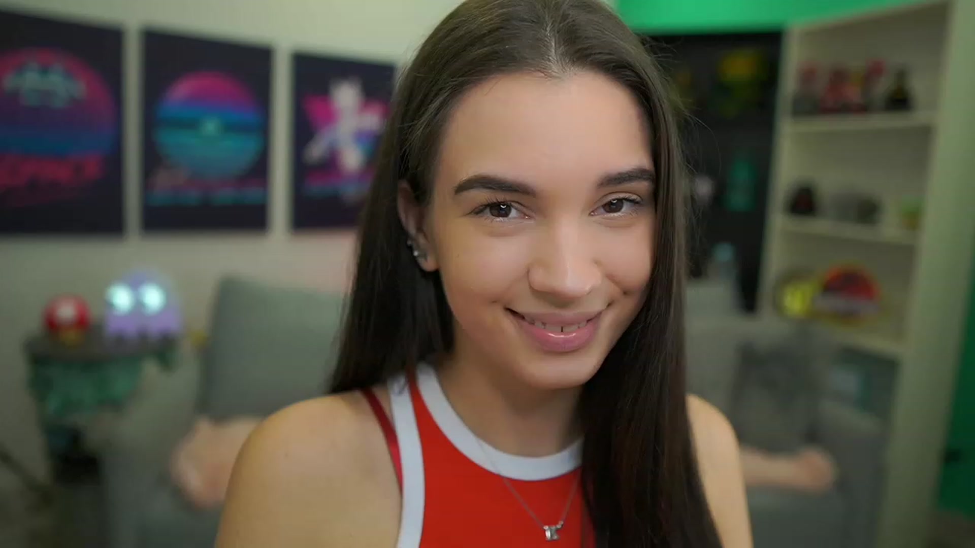 Gallery image thumbnail from Kylie_Quinn's myfreecams stream on, 12/22/2022, 21:05 image 12 of 20