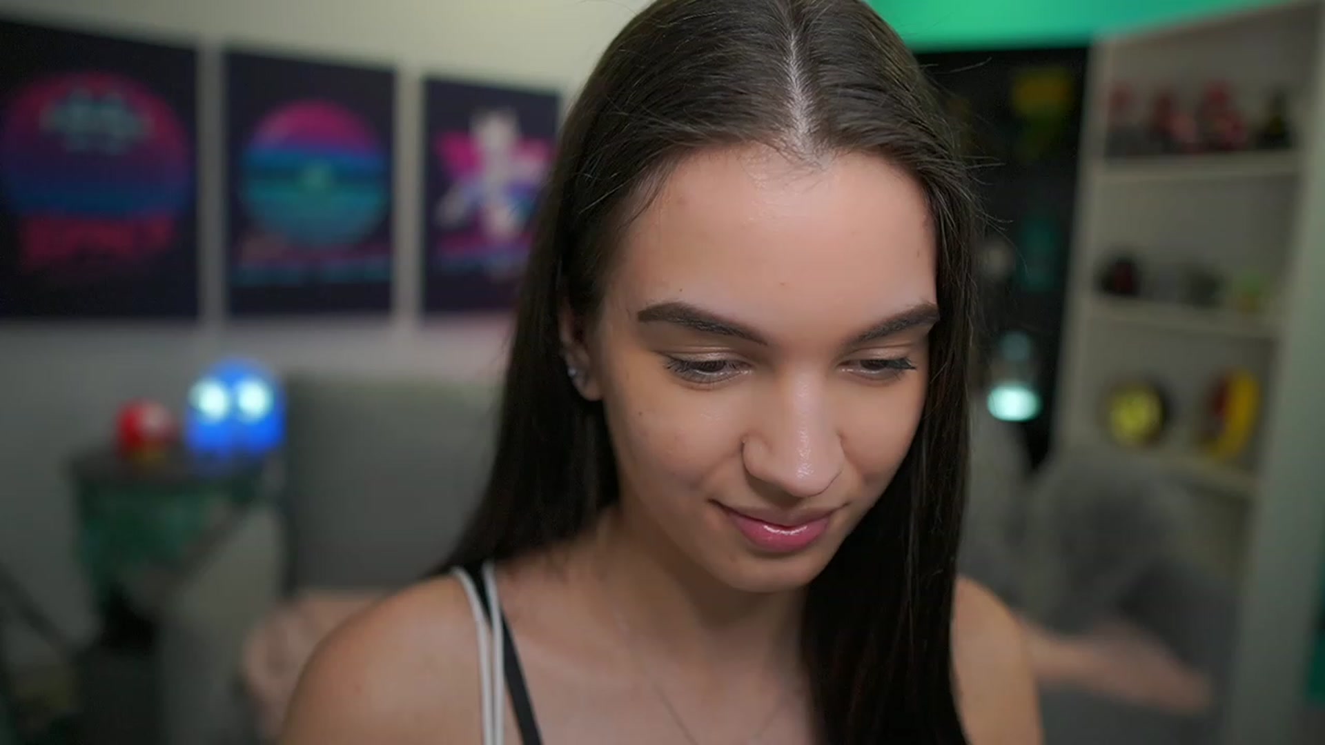Gallery image thumbnail from Kylie_Quinn's myfreecams stream on, 12/27/2022, 22:19 image 15 of 20