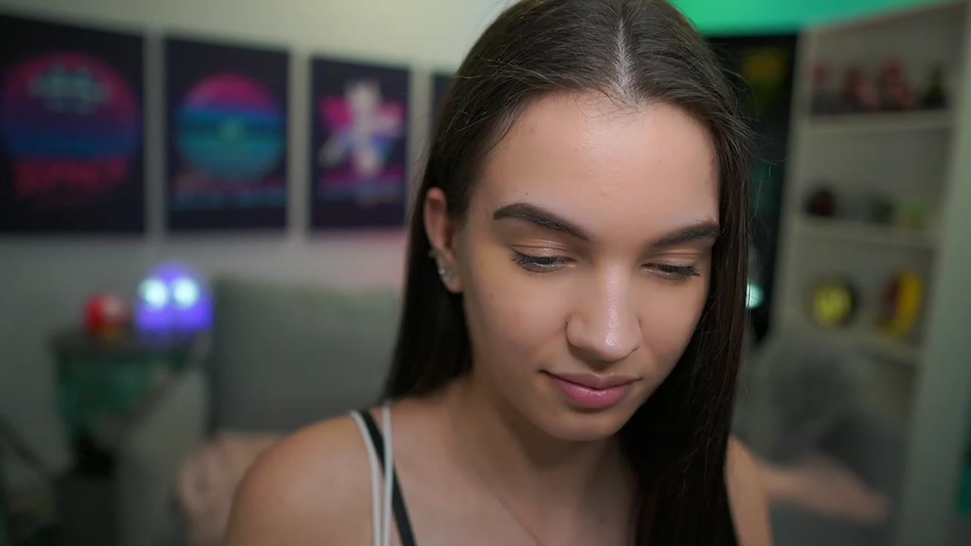 Gallery image thumbnail from Kylie_Quinn's myfreecams stream on, 12/27/2022, 22:58 image 1 of 20