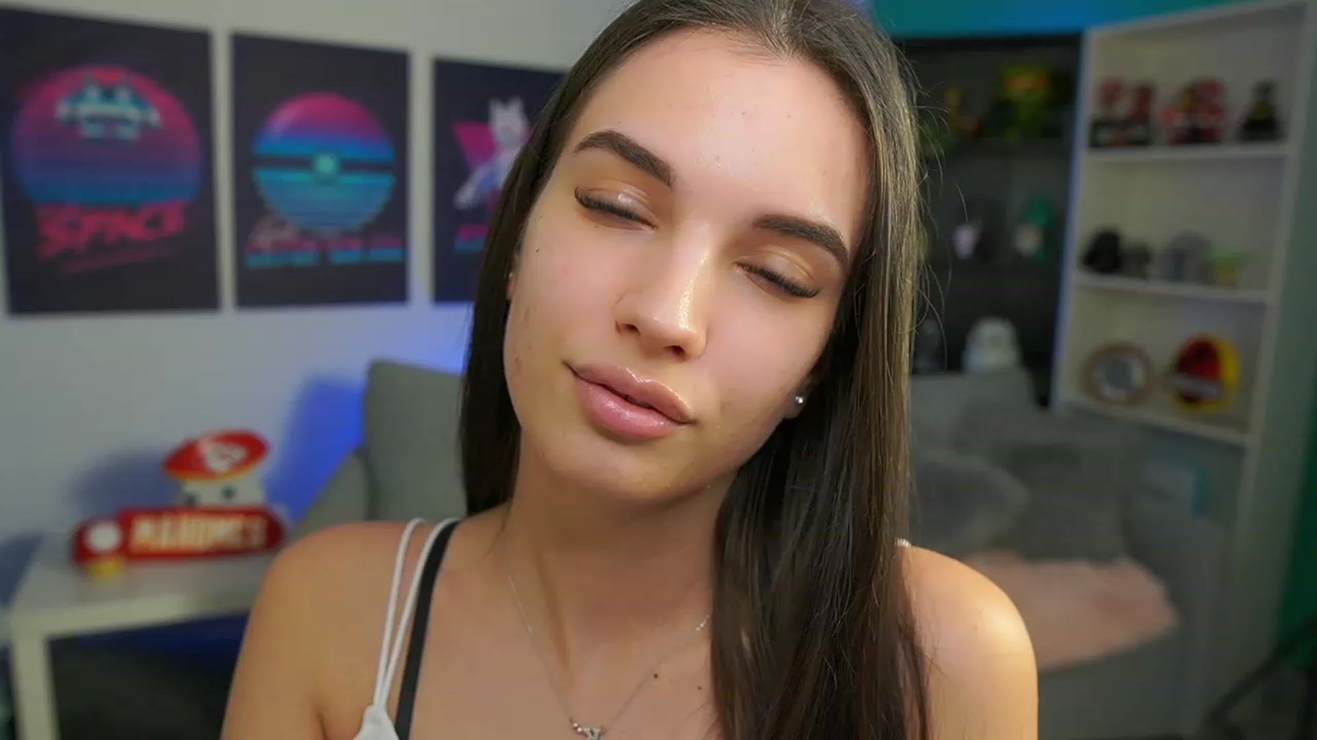 Gallery image thumbnail from Kylie_Quinn's myfreecams stream on, 02/10/2023, 24:44 image 5 of 20