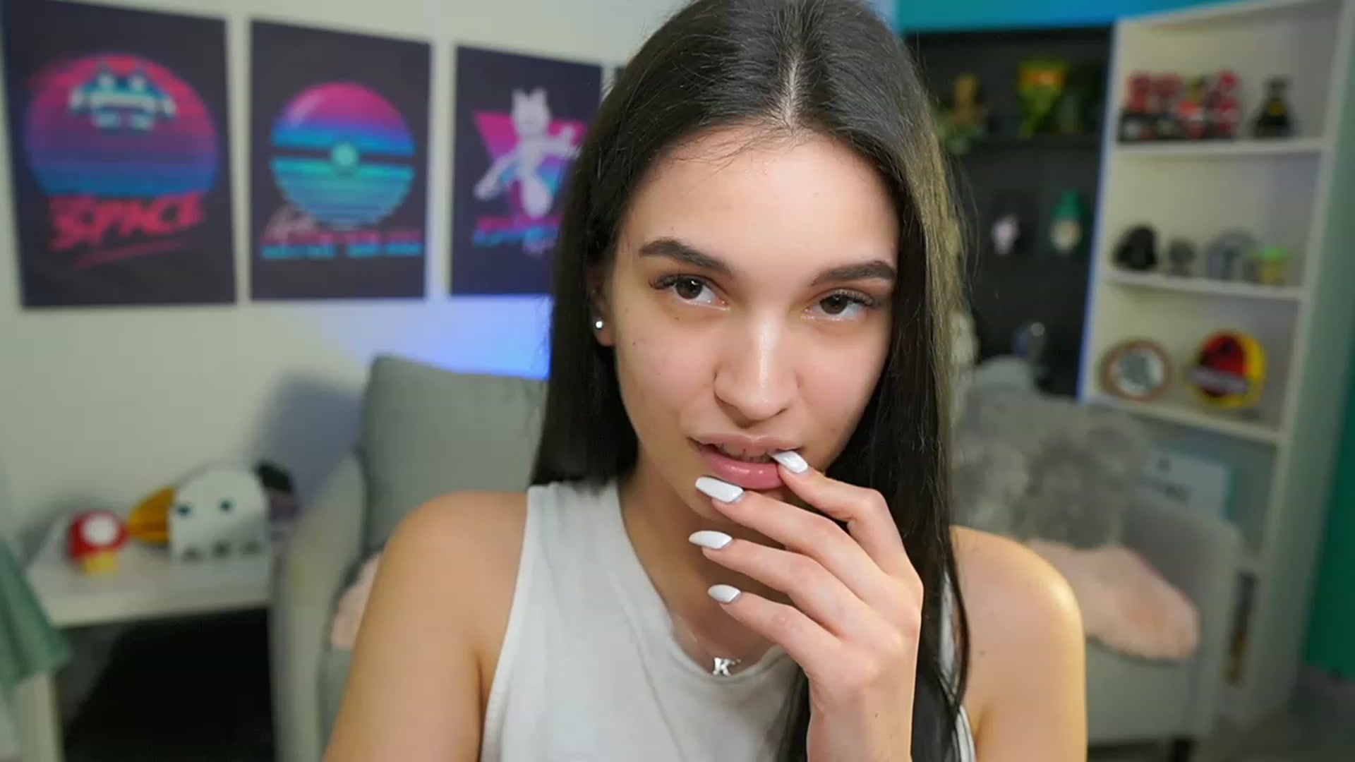 Gallery image thumbnail from Kylie_Quinn's myfreecams stream on, 02/19/2023, 24:23 image 17 of 20