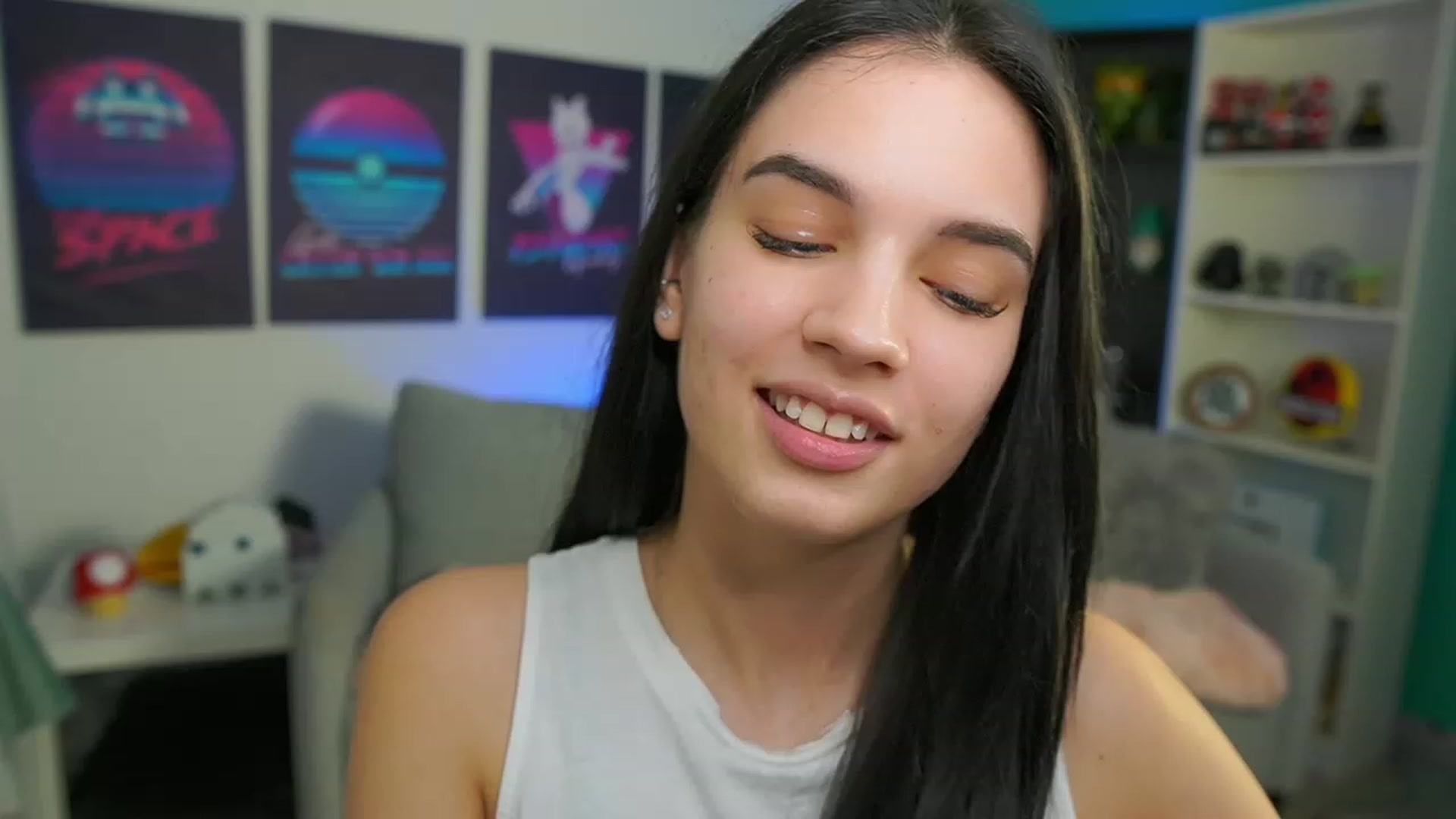 Gallery image thumbnail from Kylie_Quinn's myfreecams stream on, 02/19/2023, 24:23 image 15 of 20