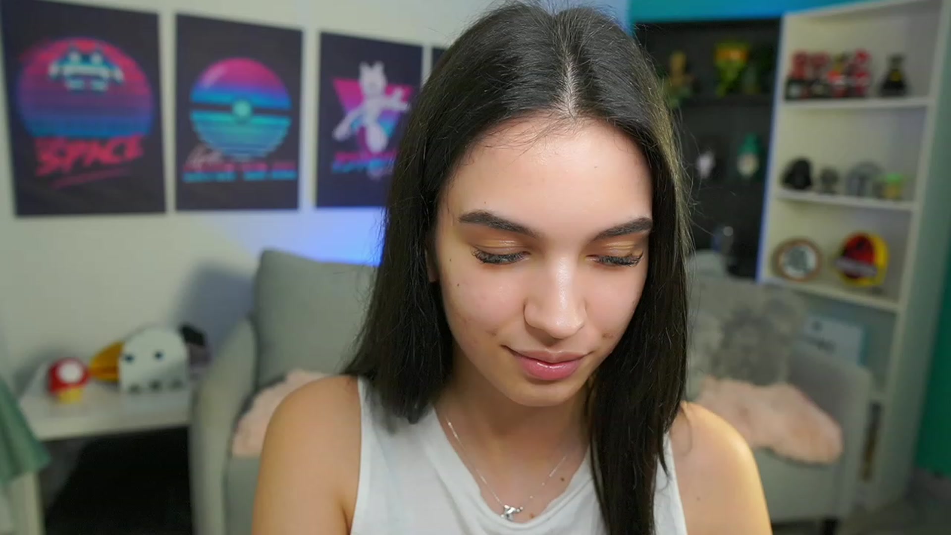 Gallery image thumbnail from Kylie_Quinn's myfreecams stream on, 02/19/2023, 24:23 image 6 of 20