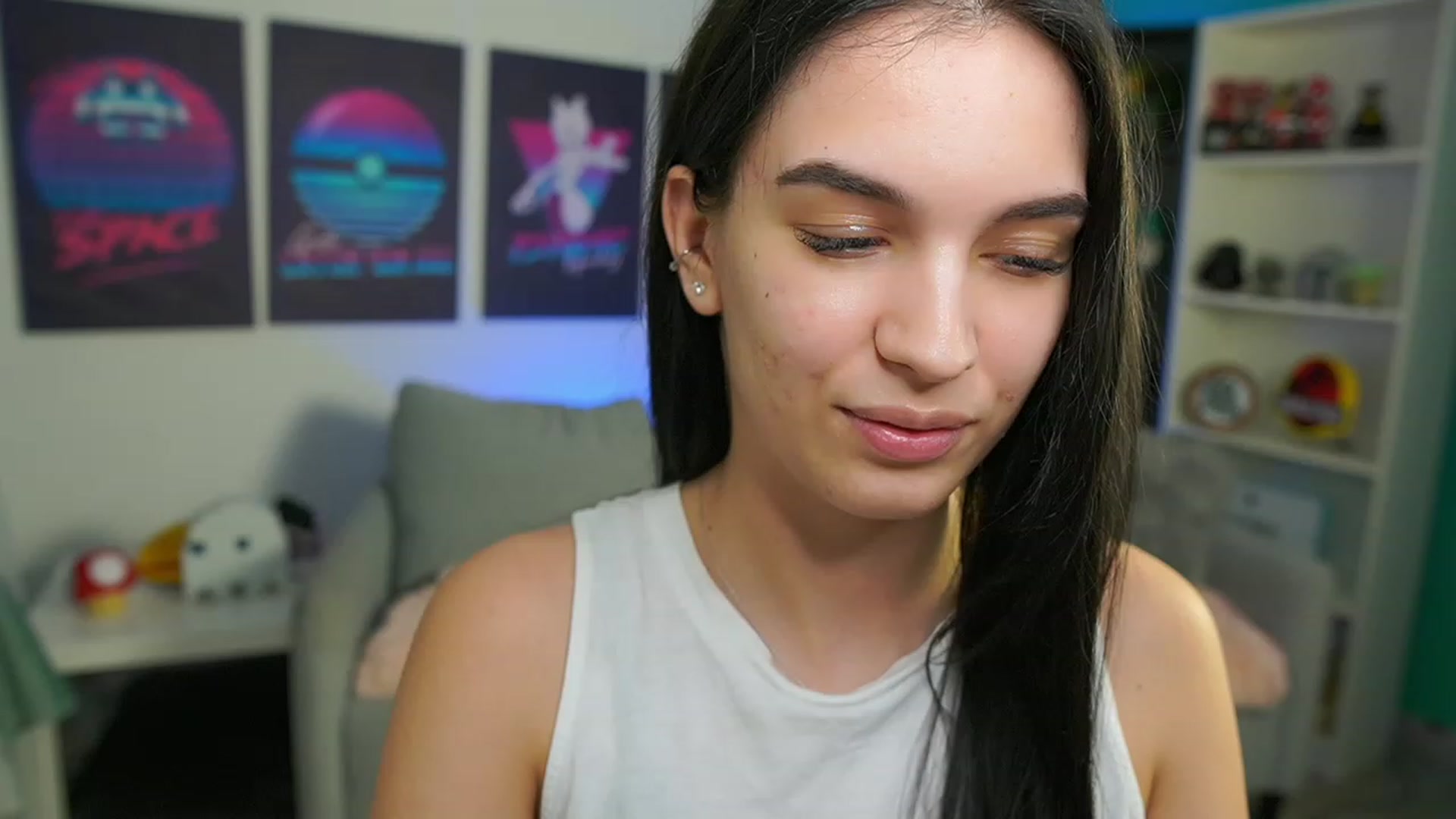 Gallery image thumbnail from Kylie_Quinn's myfreecams stream on, 02/19/2023, 24:23 image 16 of 20