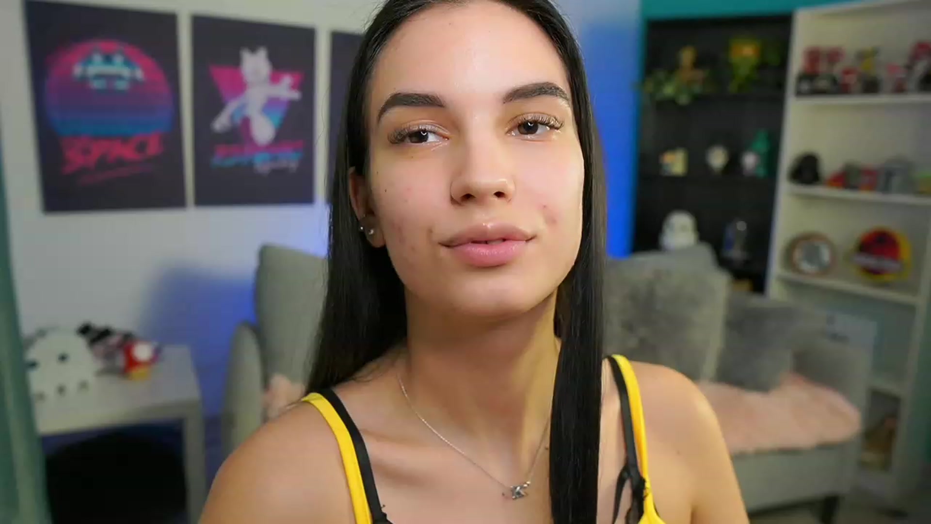 Gallery image thumbnail from Kylie_Quinn's myfreecams stream on, 02/20/2023, 21:10 image 16 of 20