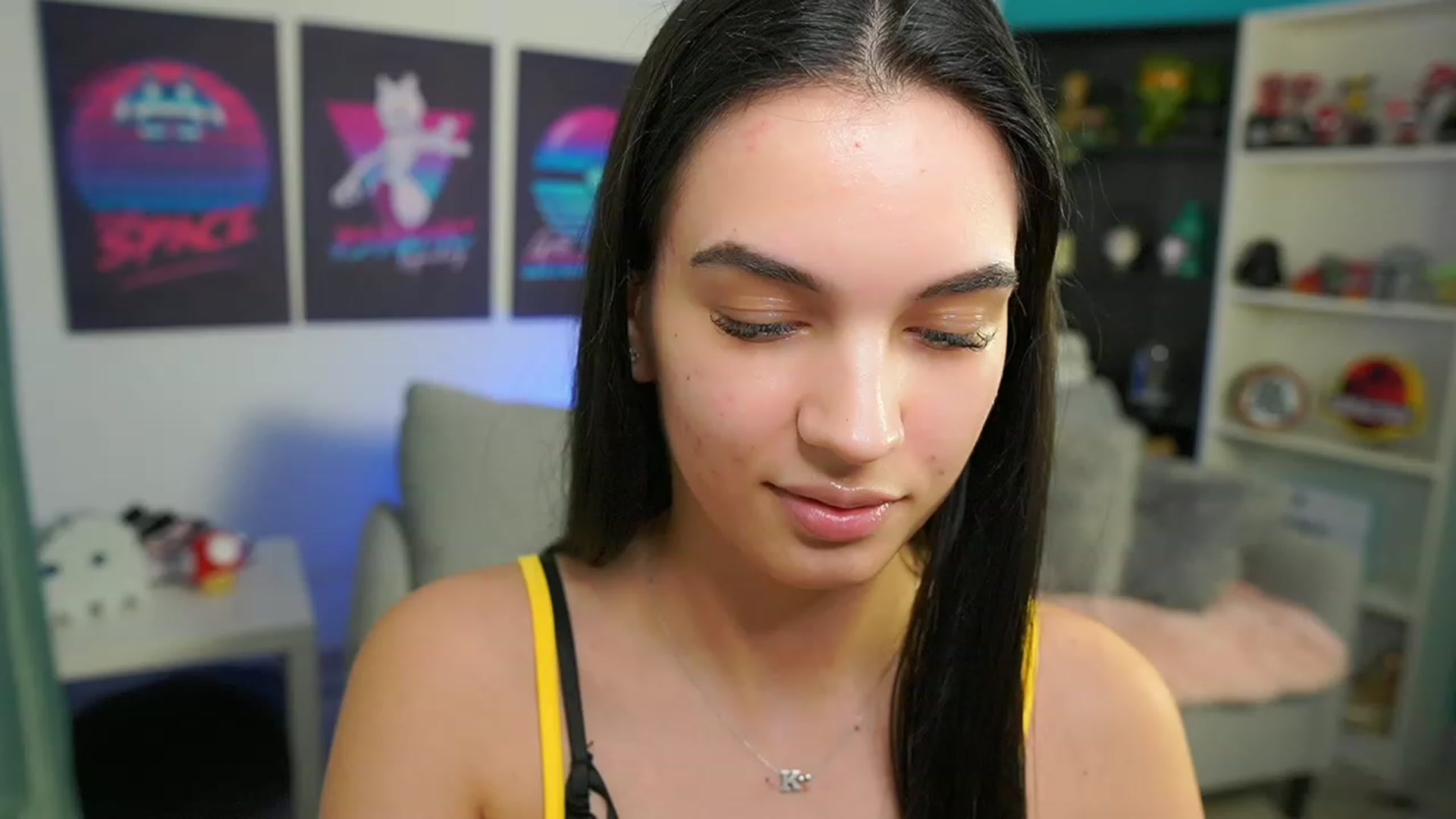 Gallery image thumbnail from Kylie_Quinn's myfreecams stream on, 02/20/2023, 21:10 image 15 of 20