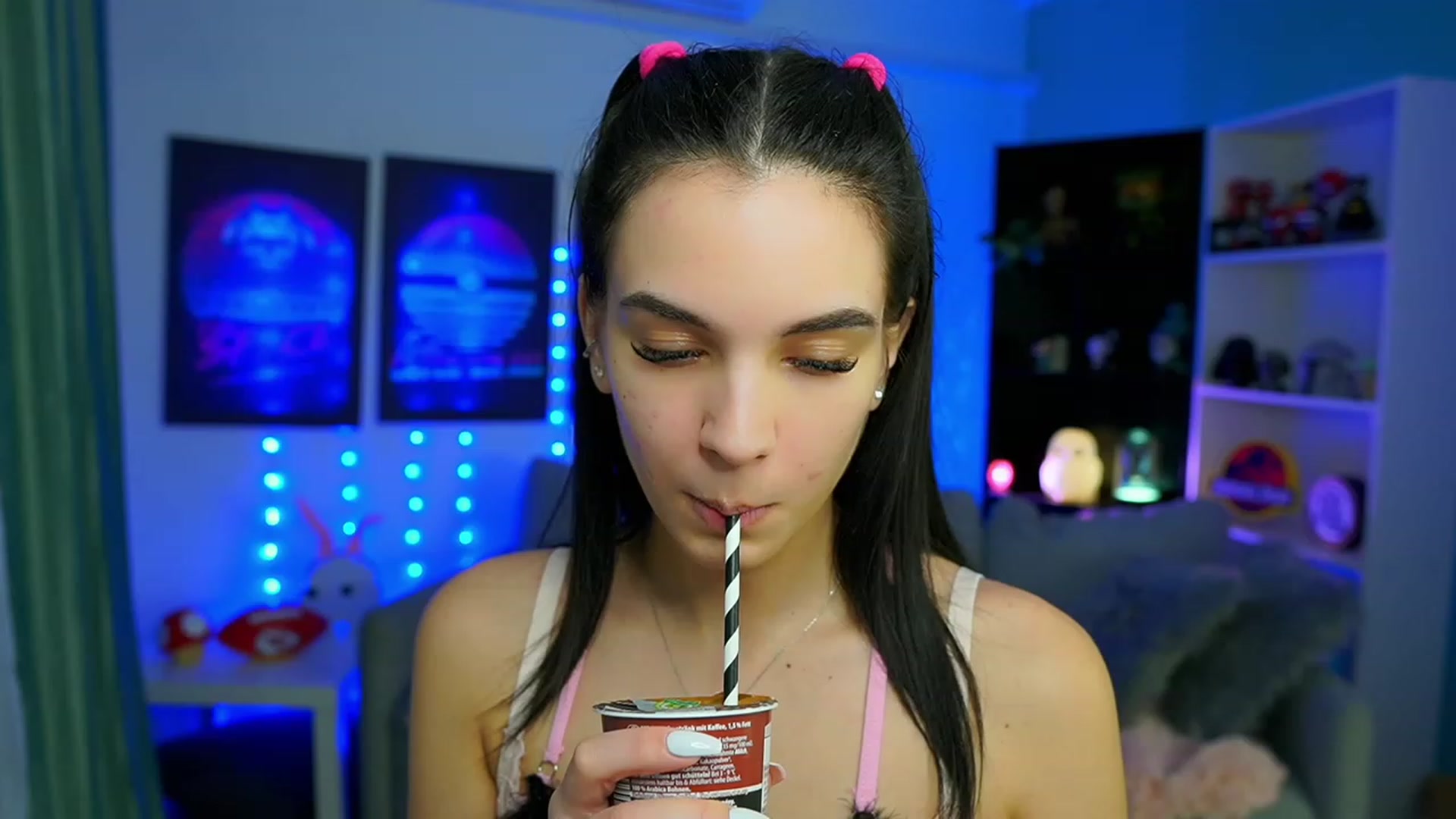 Gallery image thumbnail from Kylie_Quinn's myfreecams stream on, 02/25/2023, 09:58 image 1 of 20