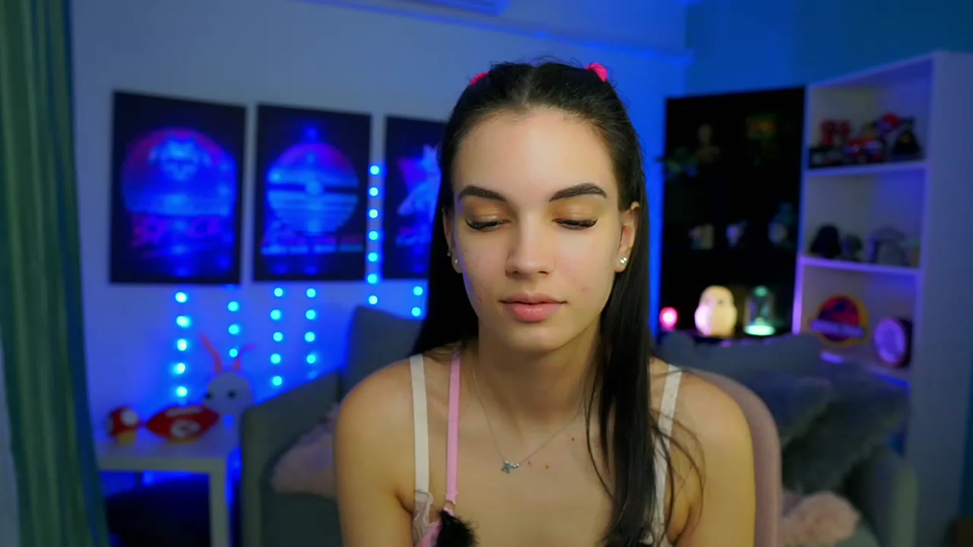 Gallery image thumbnail from Kylie_Quinn's myfreecams stream on, 02/25/2023, 09:58 image 17 of 20