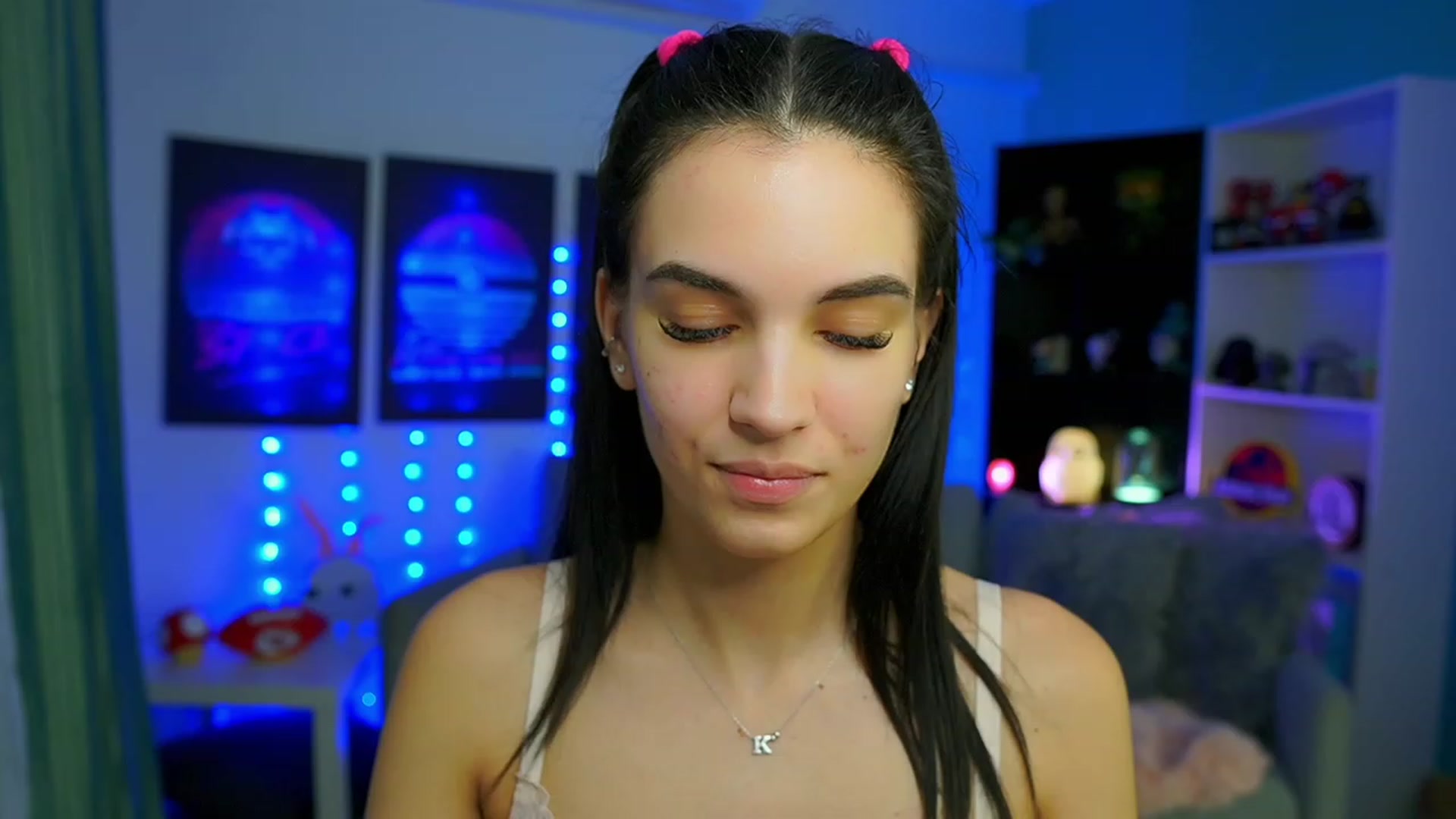 Gallery image thumbnail from Kylie_Quinn's myfreecams stream on, 02/25/2023, 10:46 image 14 of 20