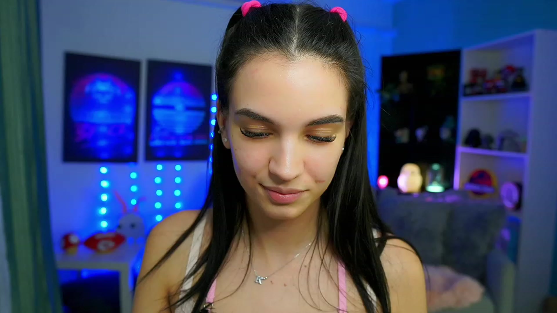 Gallery image thumbnail from Kylie_Quinn's myfreecams stream on, 02/25/2023, 12:46 image 16 of 20