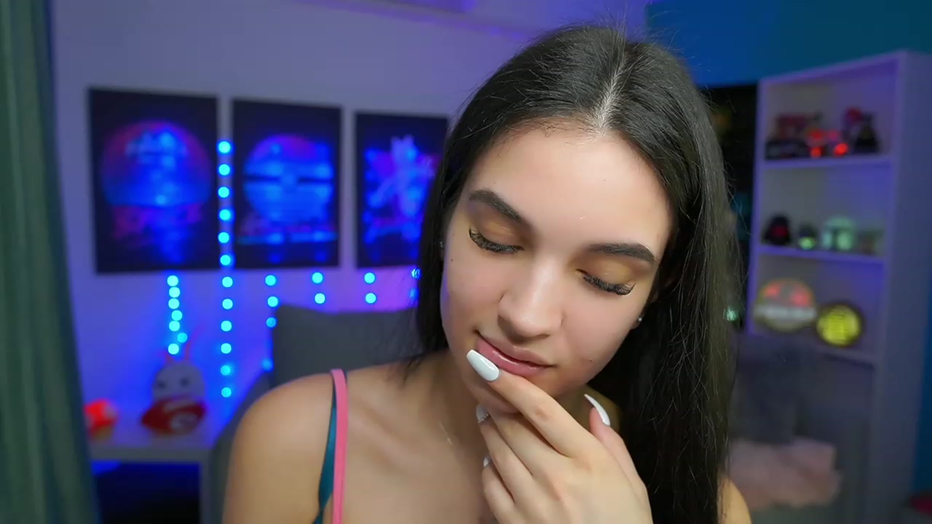 Gallery image thumbnail from Kylie_Quinn's myfreecams stream on, 02/27/2023, 24:56 image 1 of 20