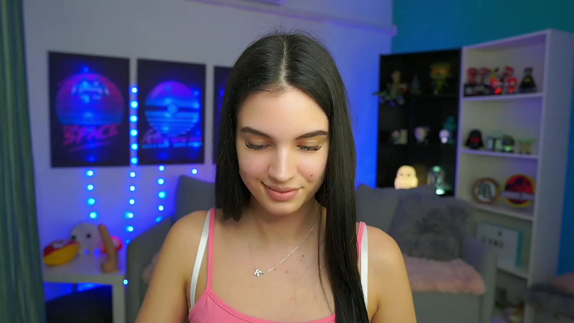 Gallery image thumbnail from Kylie_Quinn's myfreecams stream on, 03/05/2023, 24:33 image 18 of 20