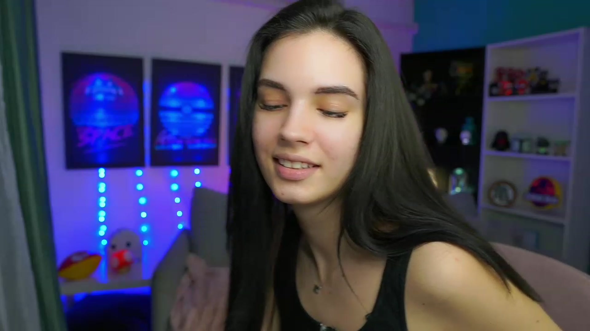 Gallery image thumbnail from Kylie_Quinn's myfreecams stream on, 03/10/2023, 16:10 image 10 of 20