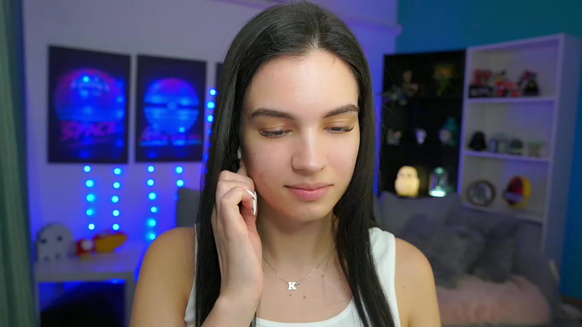 Gallery image thumbnail from Kylie_Quinn's myfreecams stream on, 03/15/2023, 15:39 image 6 of 20