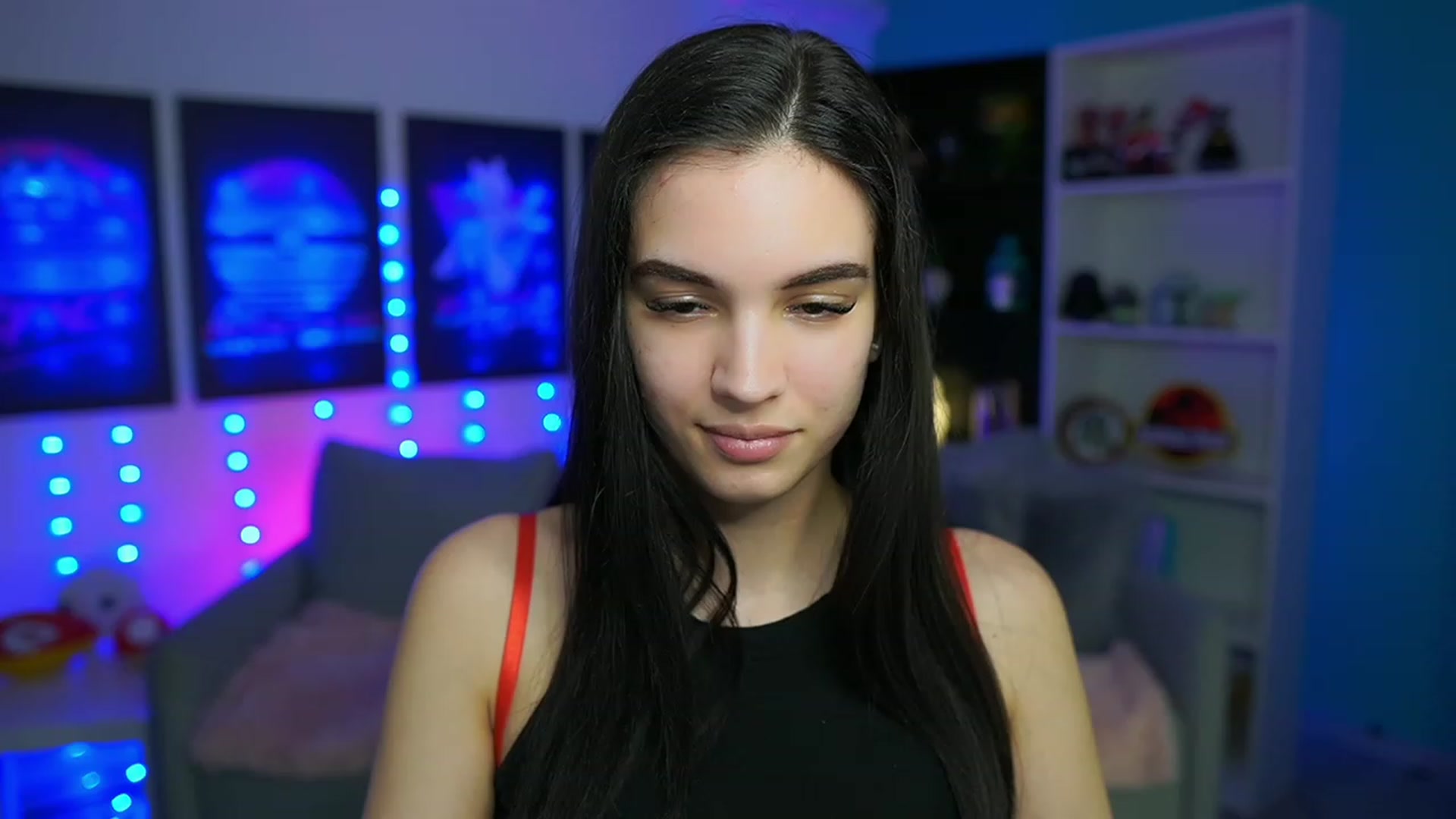 Gallery image thumbnail from Kylie_Quinn's myfreecams stream on, 03/17/2023, 22:22 image 1 of 20