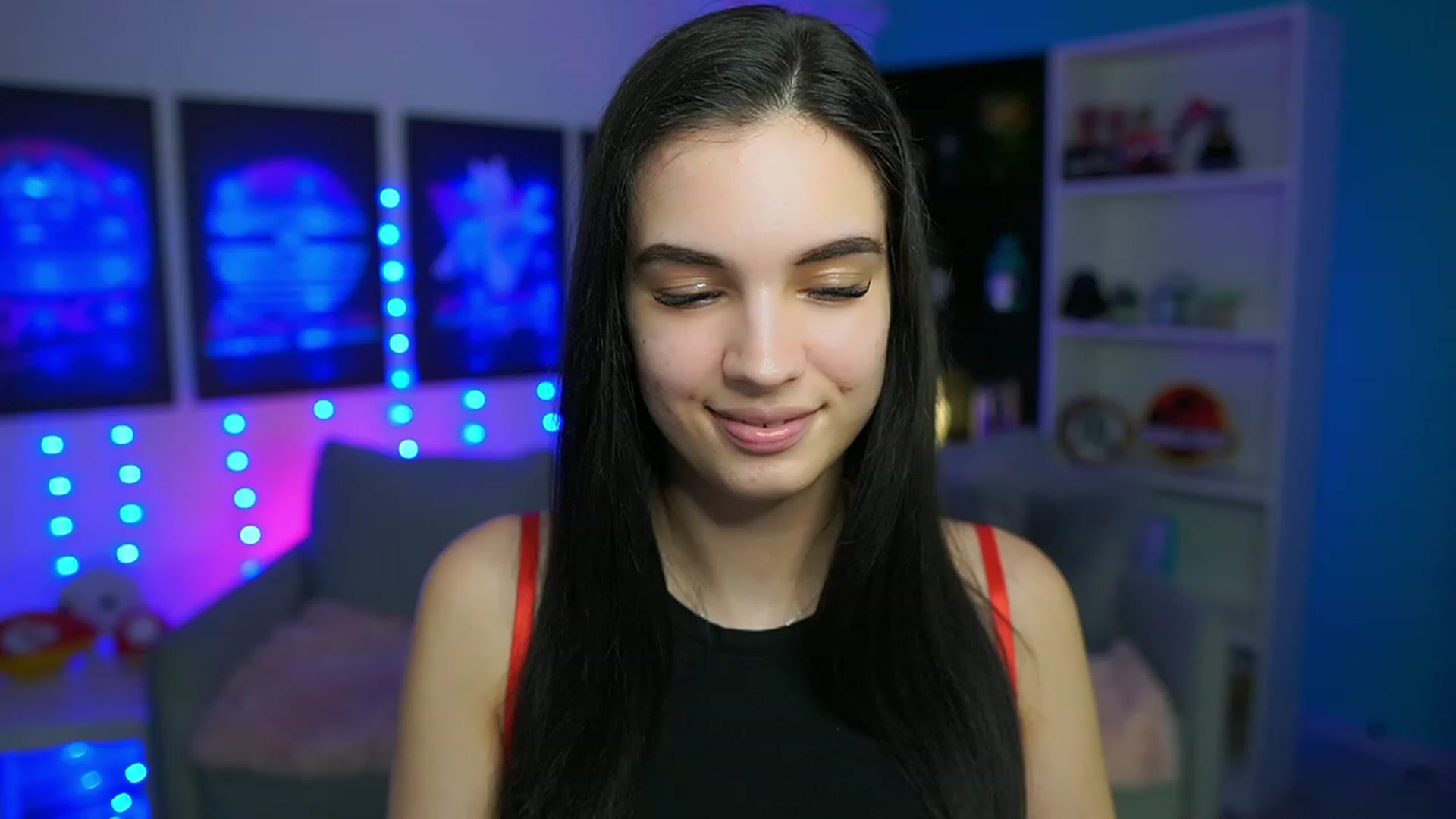 Gallery image thumbnail from Kylie_Quinn's myfreecams stream on, 03/17/2023, 22:22 image 20 of 20
