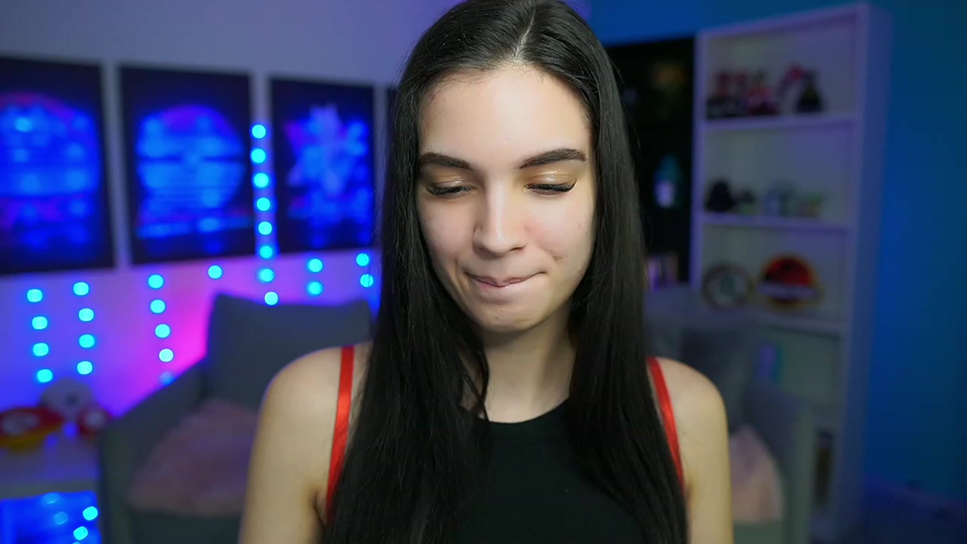 Gallery image thumbnail from Kylie_Quinn's myfreecams stream on, 03/17/2023, 22:22 image 6 of 20
