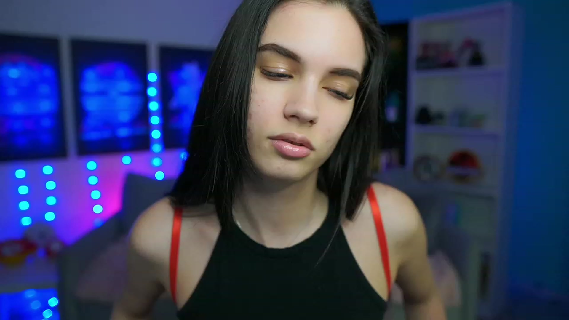 Gallery image thumbnail from Kylie_Quinn's myfreecams stream on, 03/17/2023, 23:07 image 19 of 20