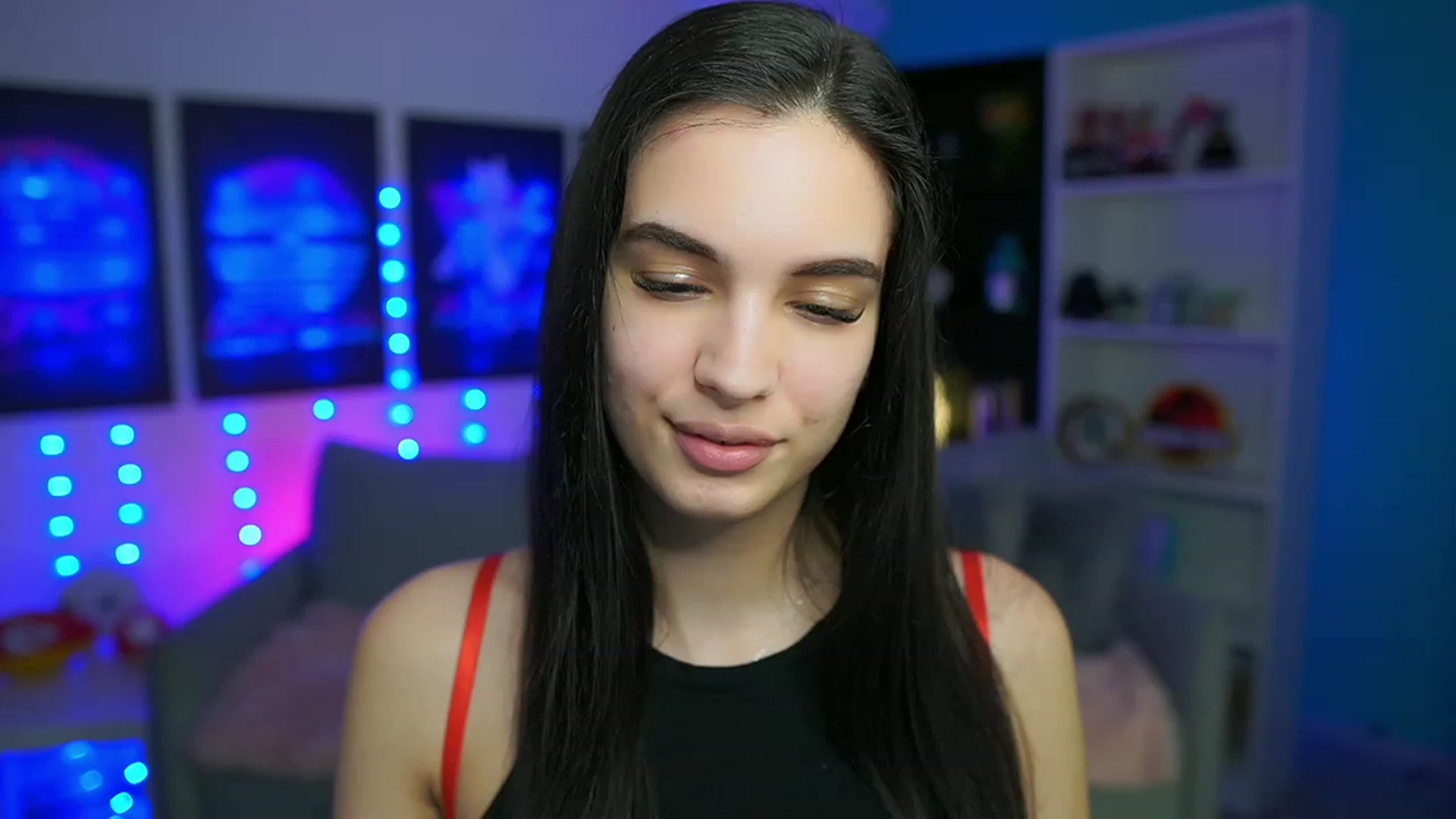 Gallery image thumbnail from Kylie_Quinn's myfreecams stream on, 03/18/2023, 24:26 image 3 of 20