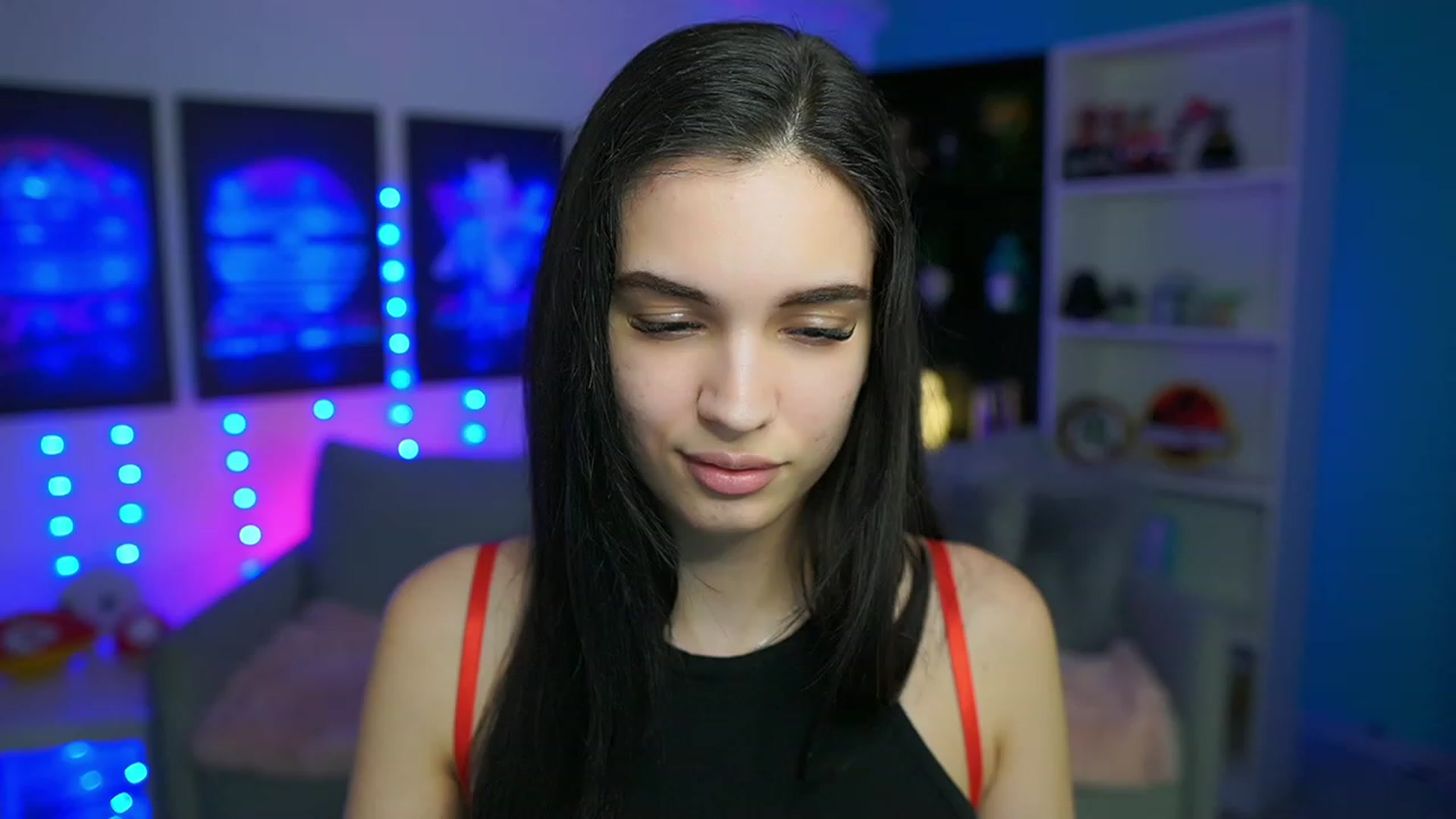 Gallery image thumbnail from Kylie_Quinn's myfreecams stream on, 03/18/2023, 24:26 image 19 of 20