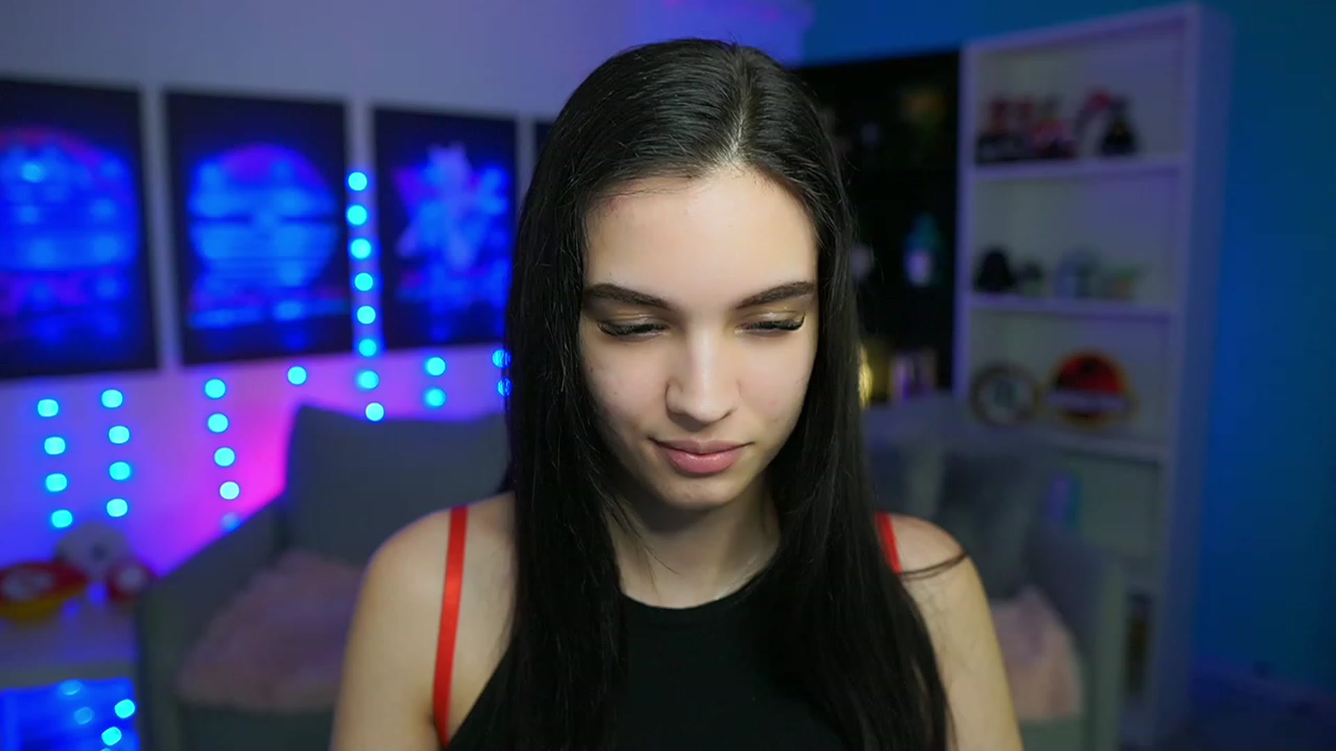 Gallery image thumbnail from Kylie_Quinn's myfreecams stream on, 03/18/2023, 24:26 image 20 of 20