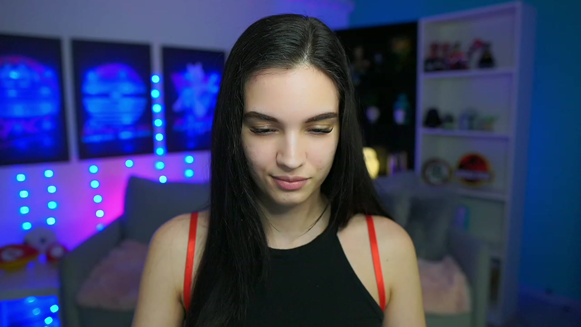 Gallery image thumbnail from Kylie_Quinn's myfreecams stream on, 03/18/2023, 24:26 image 17 of 20