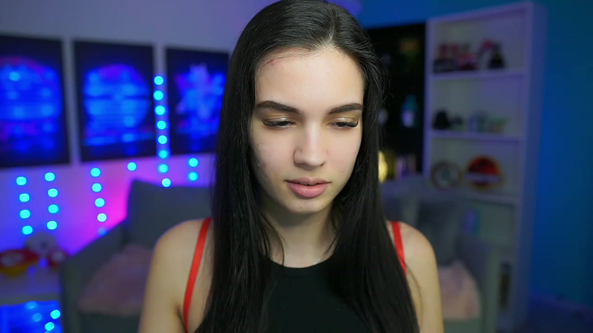 Gallery image thumbnail from Kylie_Quinn's myfreecams stream on, 03/18/2023, 24:26 image 2 of 20