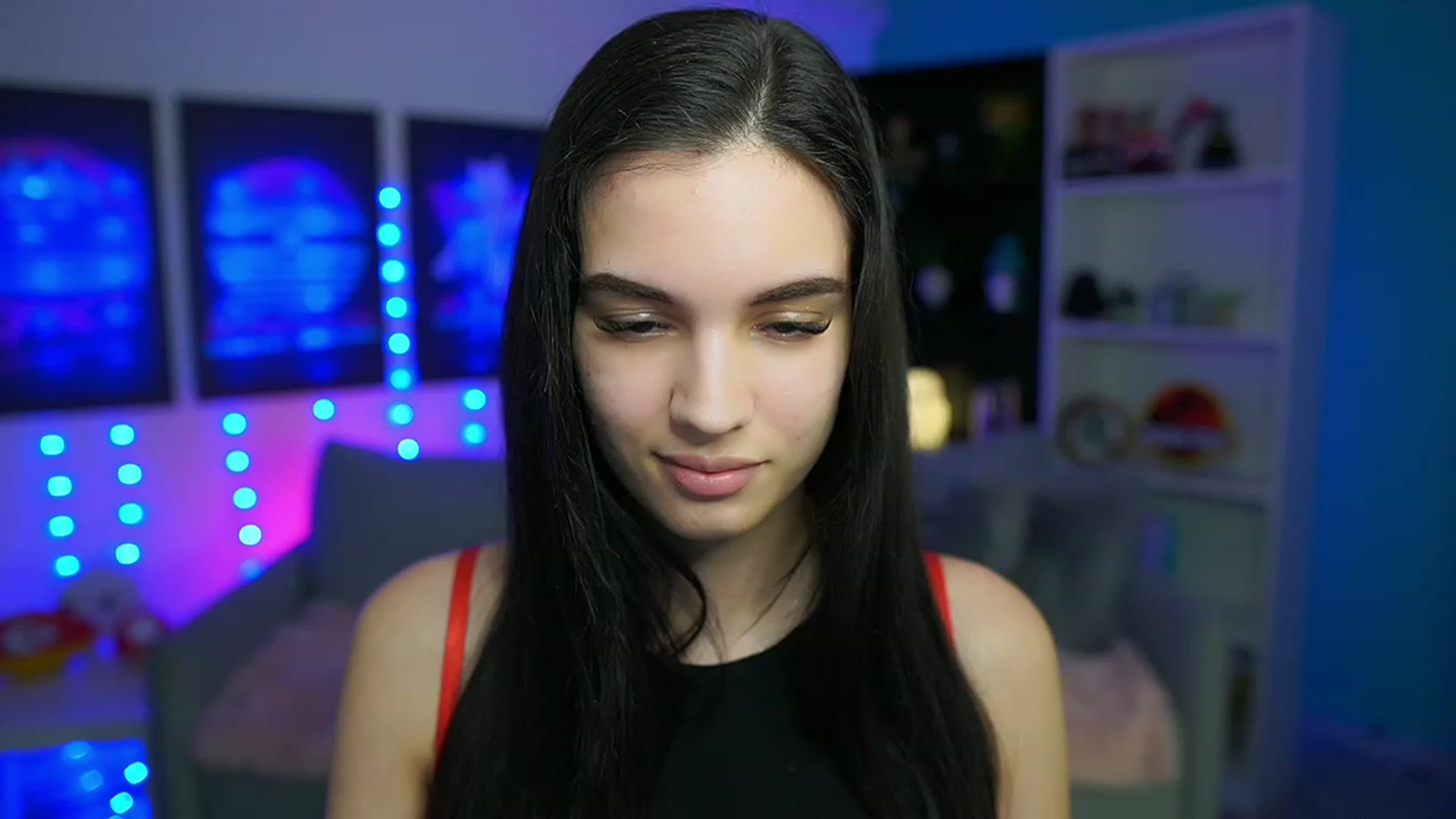 Gallery image thumbnail from Kylie_Quinn's myfreecams stream on, 03/18/2023, 24:26 image 16 of 20