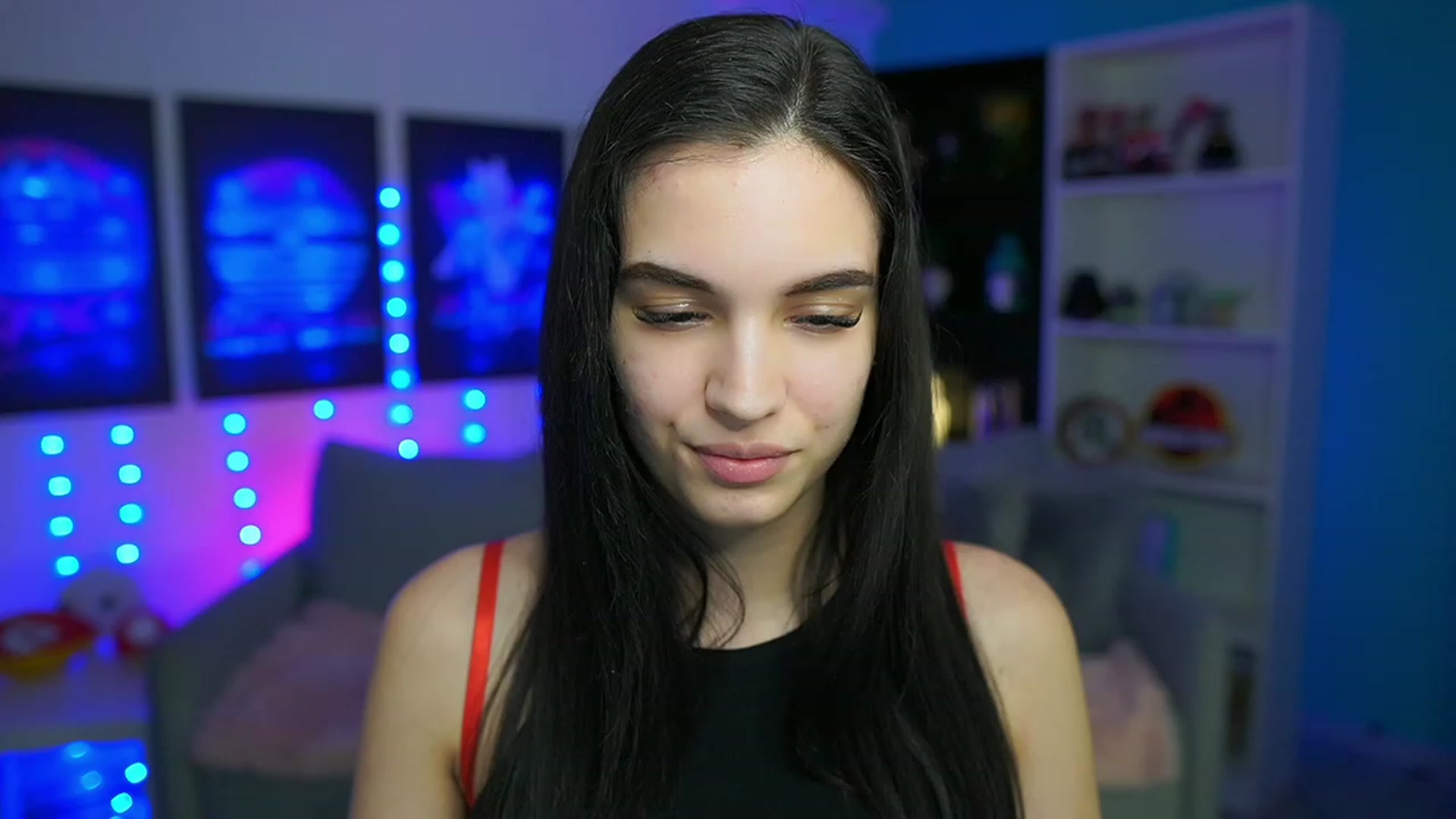 Gallery image thumbnail from Kylie_Quinn's myfreecams stream on, 03/18/2023, 24:26 image 15 of 20