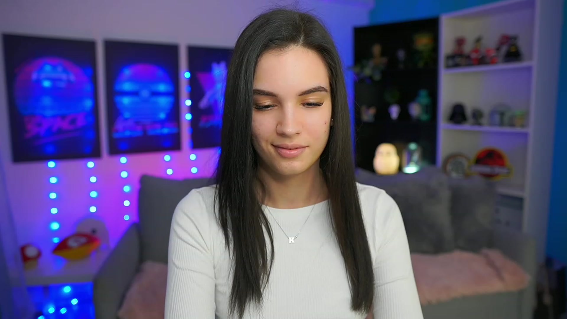 Gallery image thumbnail from Kylie_Quinn's myfreecams stream on, 03/19/2023, 20:36 image 19 of 20