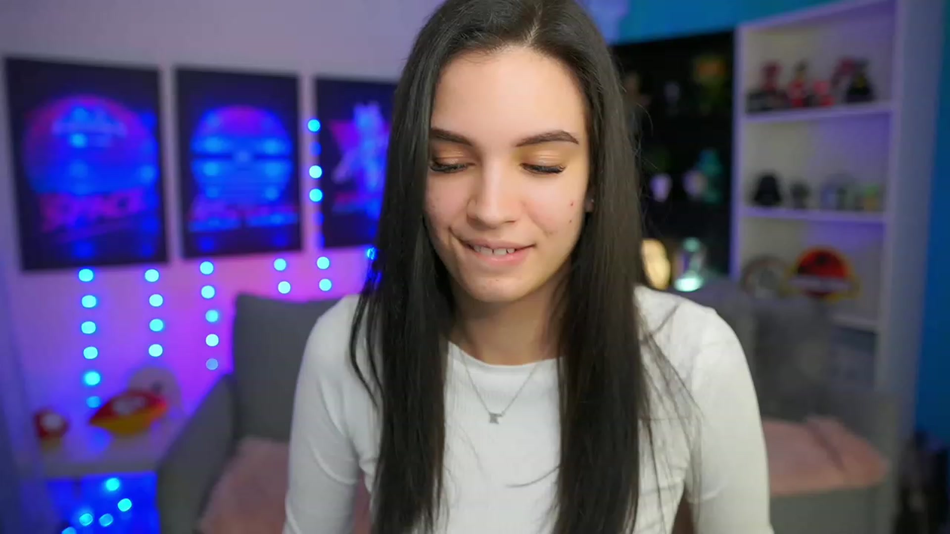 Gallery image thumbnail from Kylie_Quinn's myfreecams stream on, 03/19/2023, 20:36 image 3 of 20