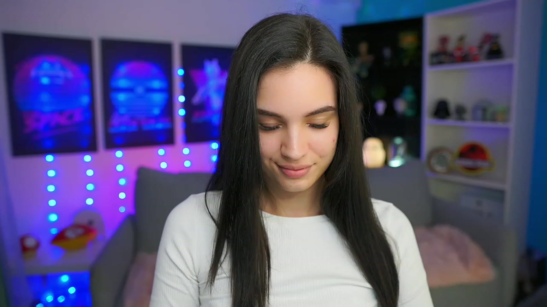 Gallery image thumbnail from Kylie_Quinn's myfreecams stream on, 03/19/2023, 21:43 image 7 of 20