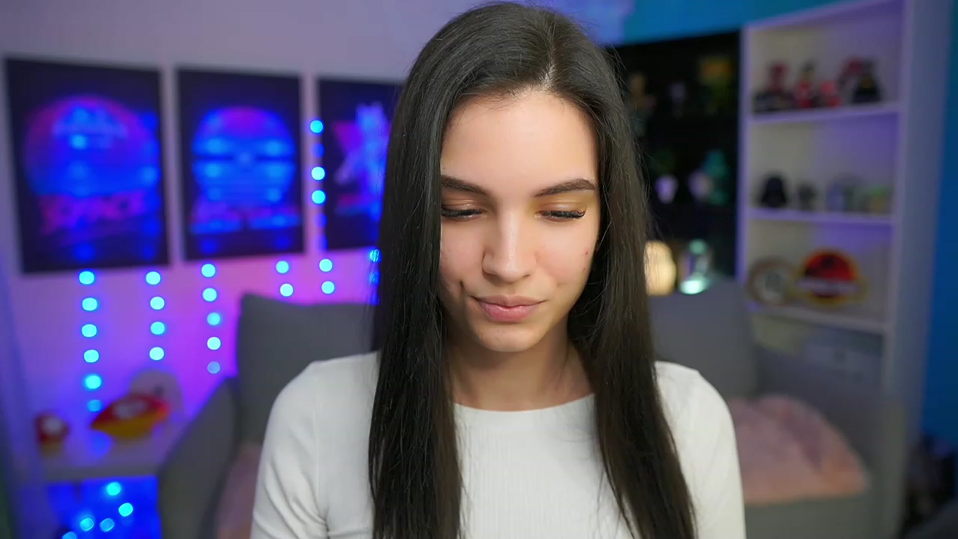 Gallery image thumbnail from Kylie_Quinn's myfreecams stream on, 03/19/2023, 22:16 image 8 of 20