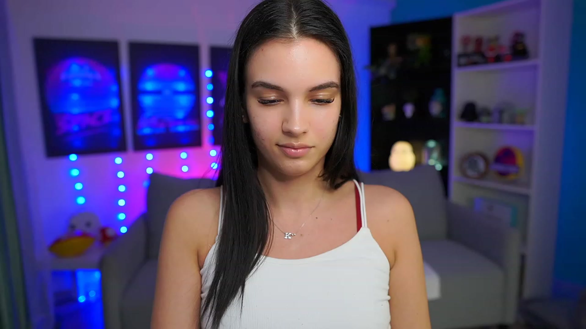 Gallery image thumbnail from Kylie_Quinn's myfreecams stream on, 03/22/2023, 22:51 image 17 of 20