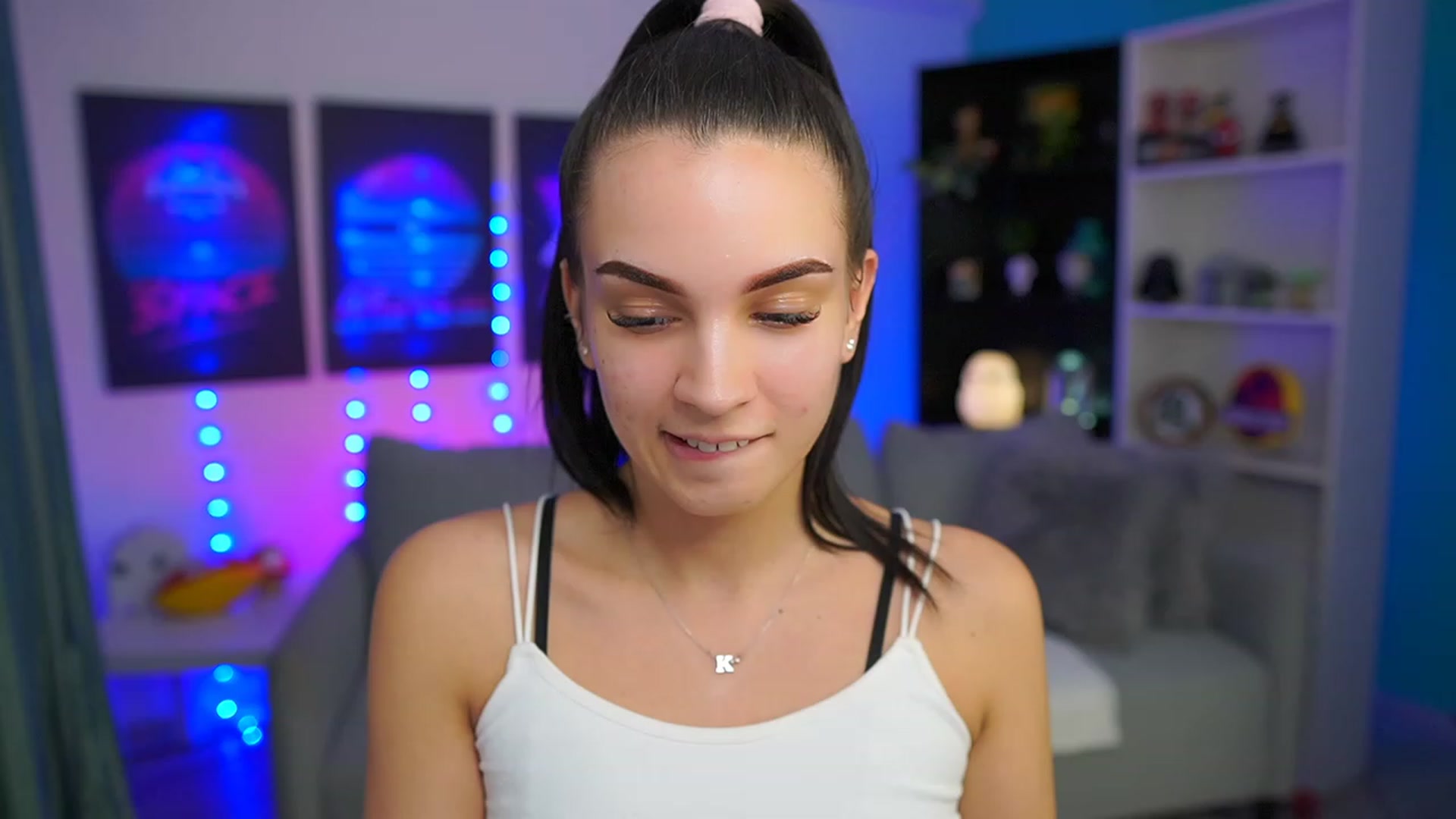 Gallery image thumbnail from Kylie_Quinn's myfreecams stream on, 03/25/2023, 22:03 image 1 of 20